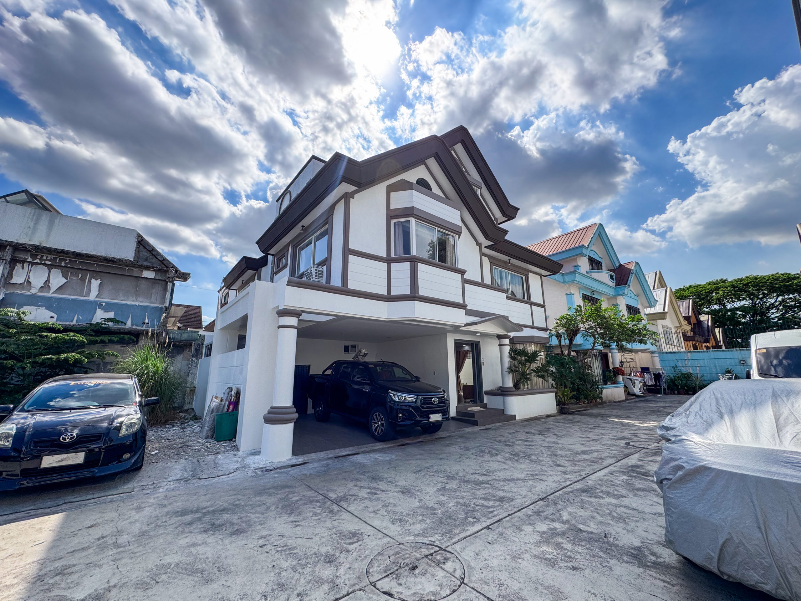 Astonishing5-BedroomHouseandLotforSaleinBrgy.Mariana,NewManila,QuezonCity-1.jpg