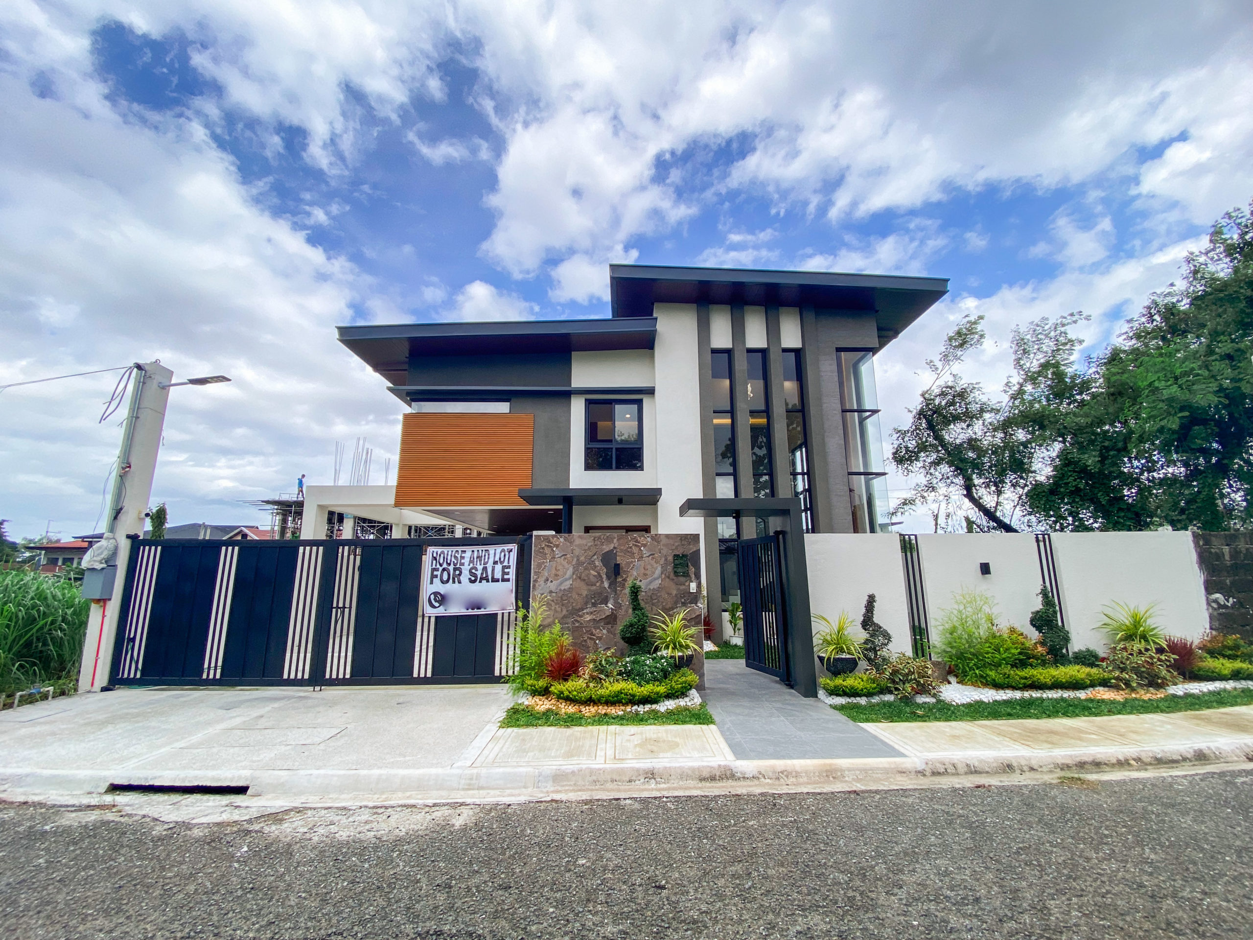 Outstanding5-BedroomHouseandLotforSaleinGenevaGardens,Fairview,QuezonCity-1.jpg