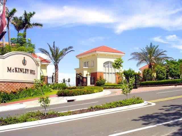 Modern4-BedroomCornerHouseandLotforSaleinMcKinleyHillVillage,Taguig-1.jpg