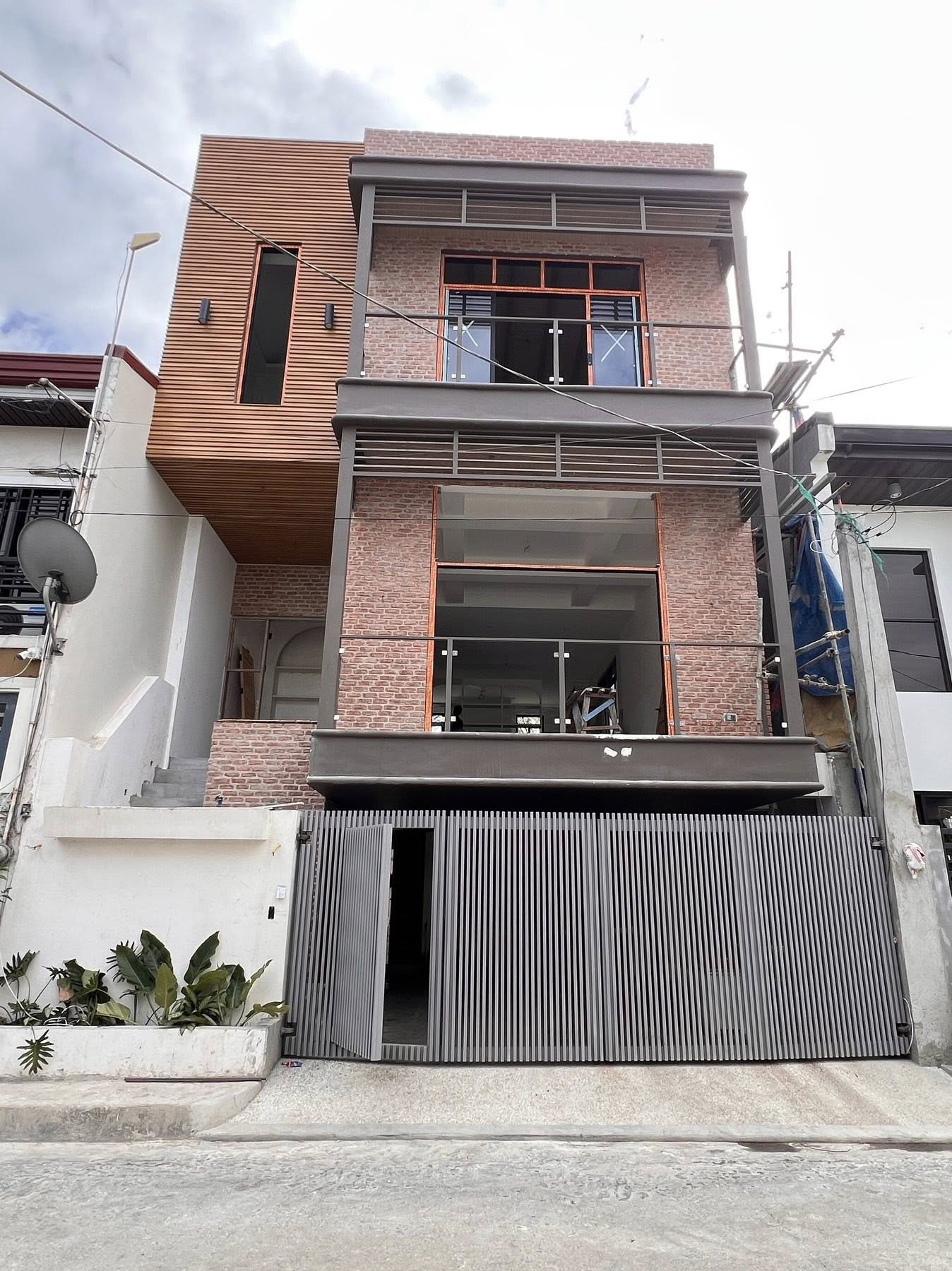 Serene4-BedroomHouseandLotforSaleinGreenwoodsExecVillage,Taytay,Rizal-1.jpg