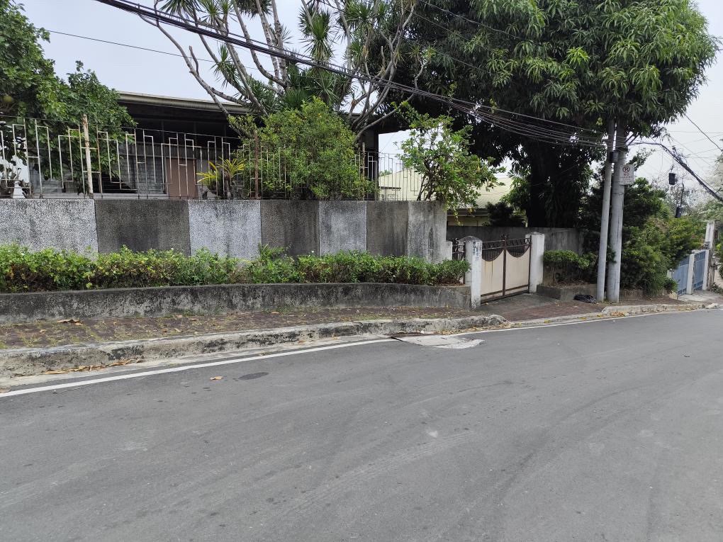 Timeless4-BedroomHouseandLotforSaleinSt.IgnatiusVillage,QuezonCity-1.jpg