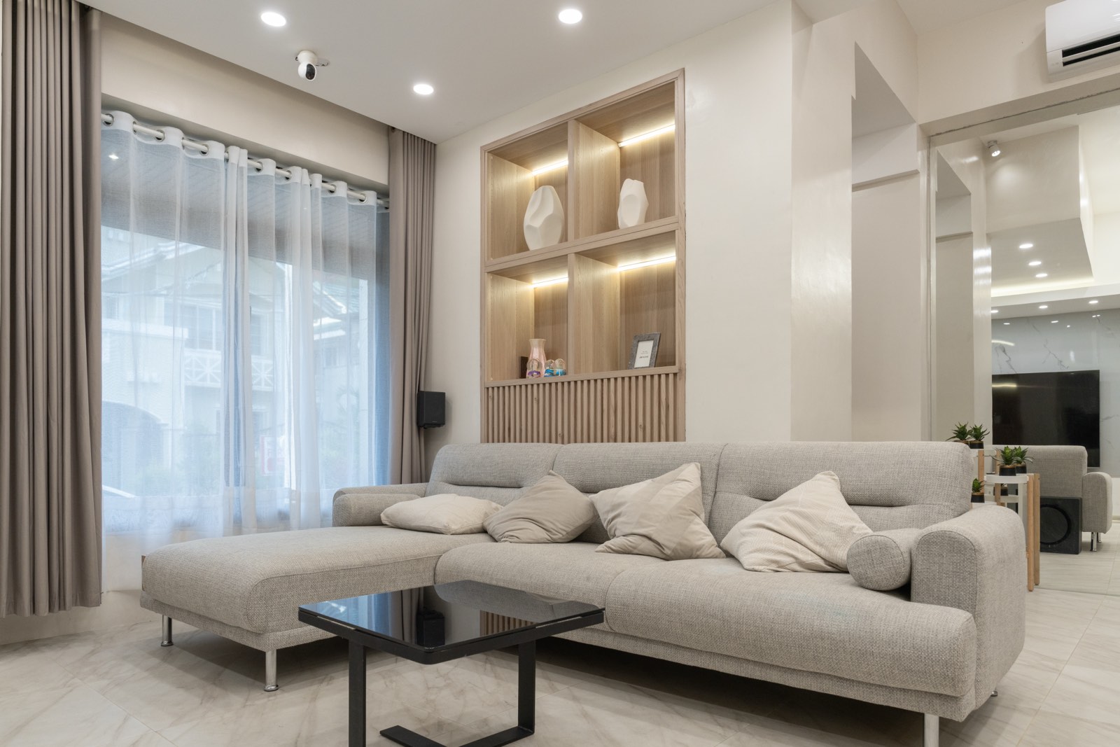 Elegant4-BedroomHouseandLotforSaleinSanPedro,Laguna-5.jpg