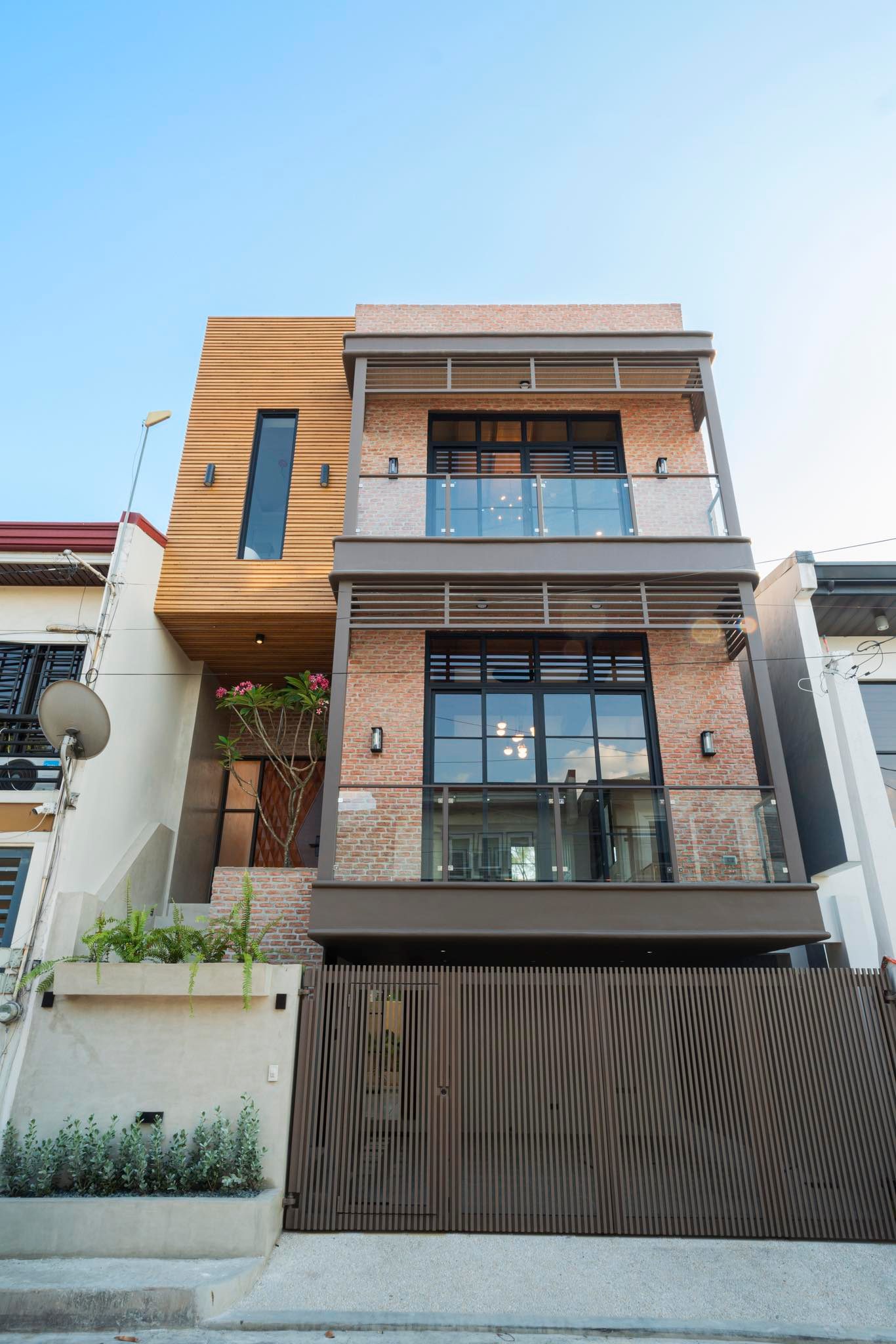 Serene4-BedroomHouseandLotforSaleinGreenwoodsExecVillage,Taytay,Rizal-1.jpg