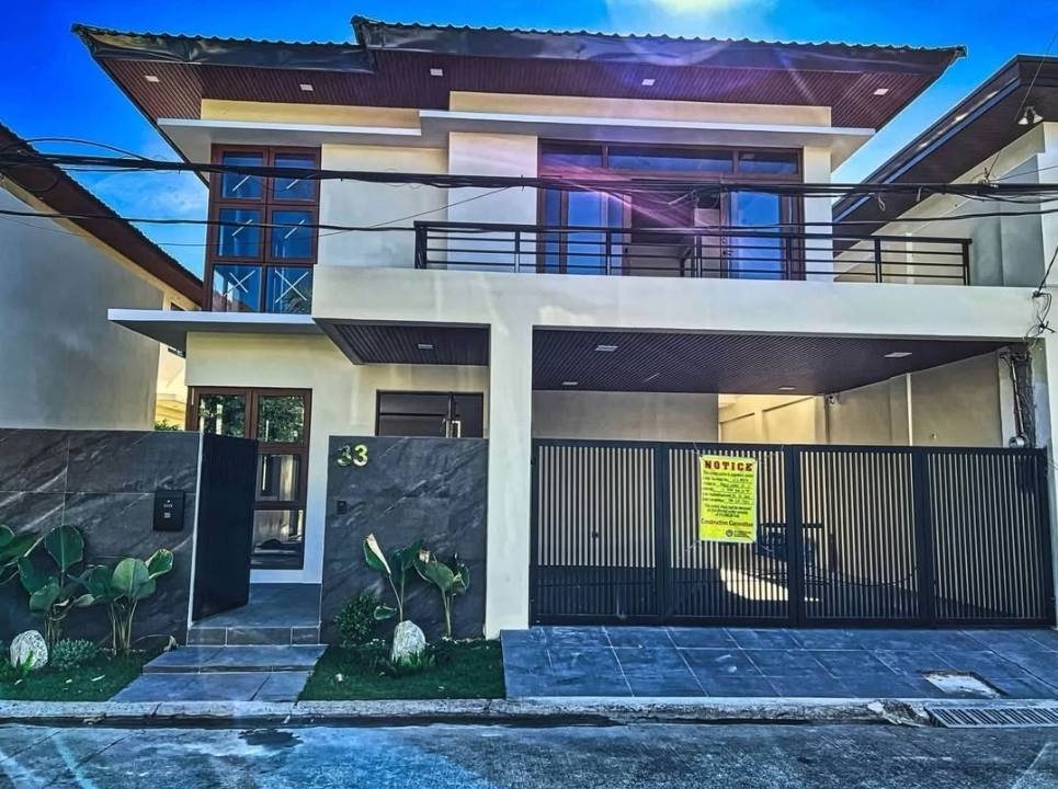 Charming4-BedroomHouseandLotforSaleinBFHomes,ParañaqueCity-1.jpg