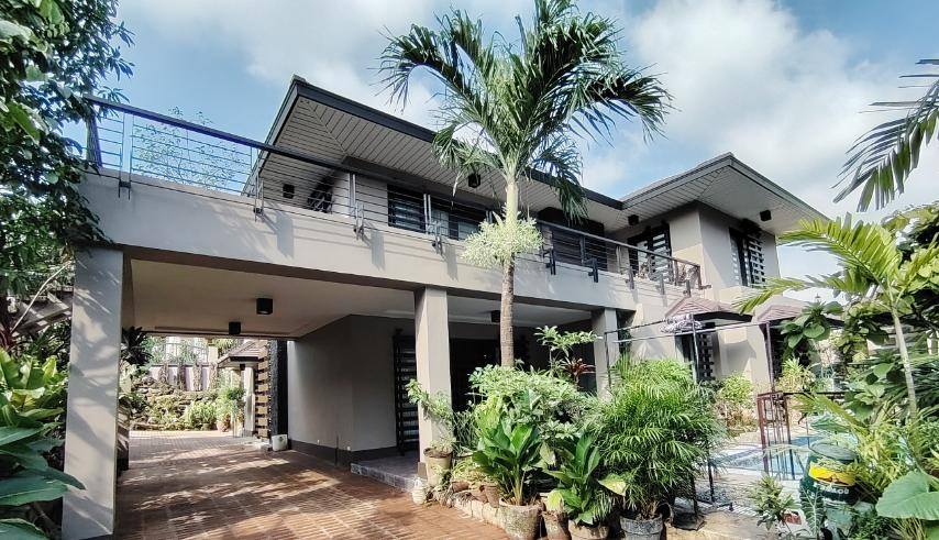 Lush6-BedroomHouseandLotforSaleinNewManila,QuezonCity-1.jpg