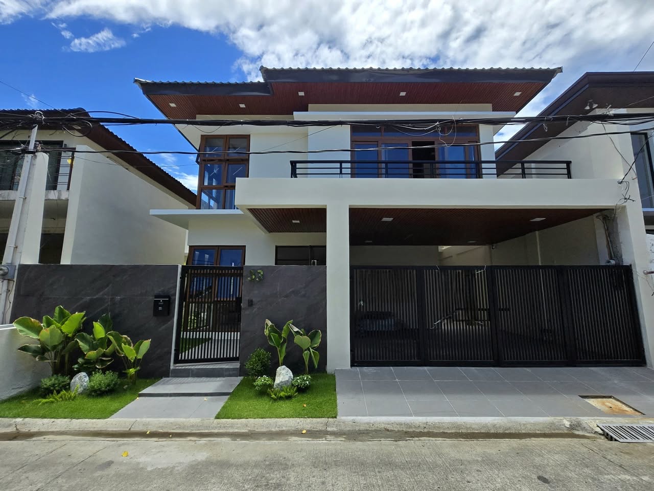 Charming4-BedroomHouseandLotforSaleinBFHomes,ParañaqueCity-1.jpg