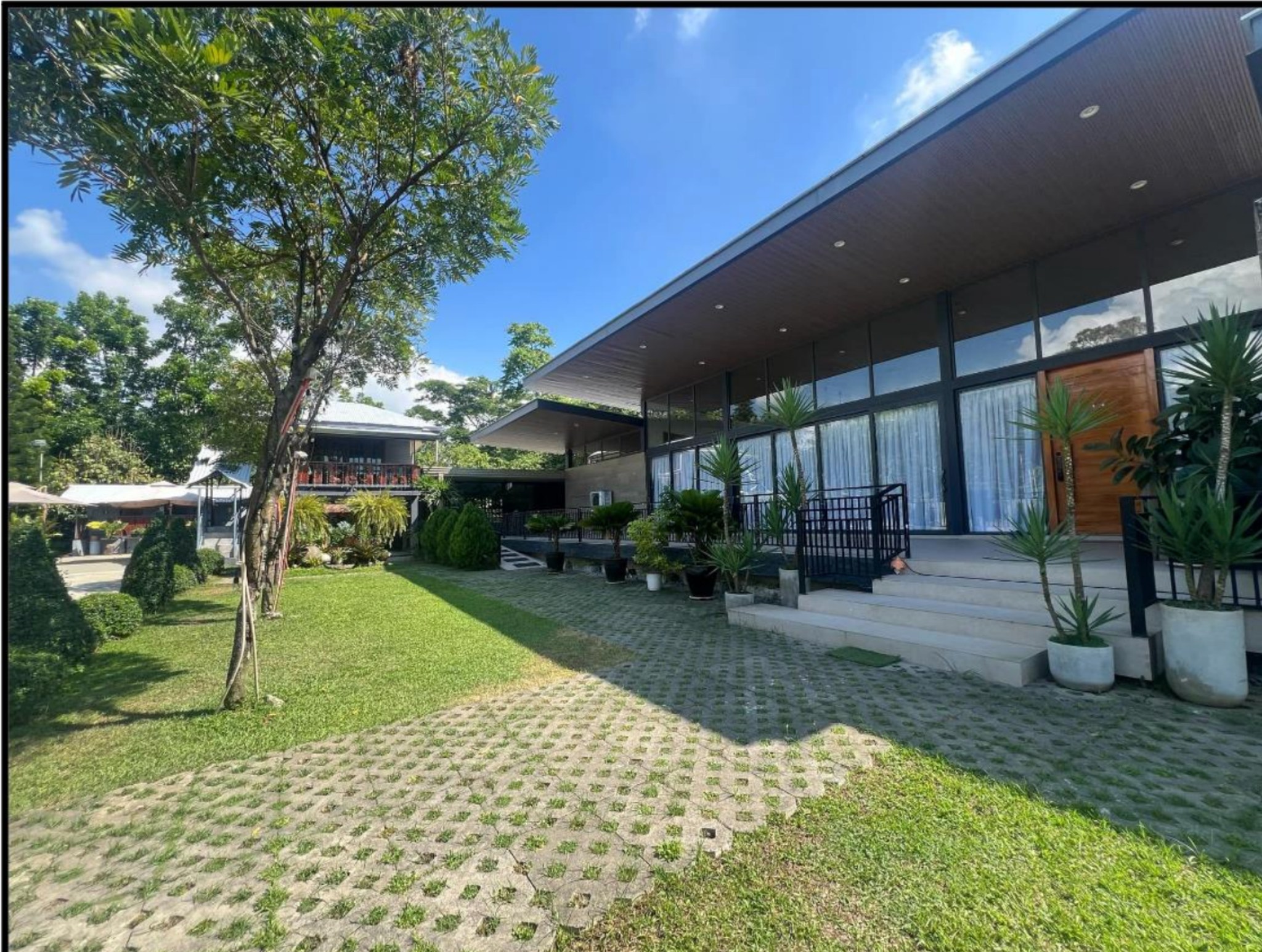 Fabulous4-BedroomHouseandLotforSaleinSanMiguel,Alaminos,Laguna-5.jpg
