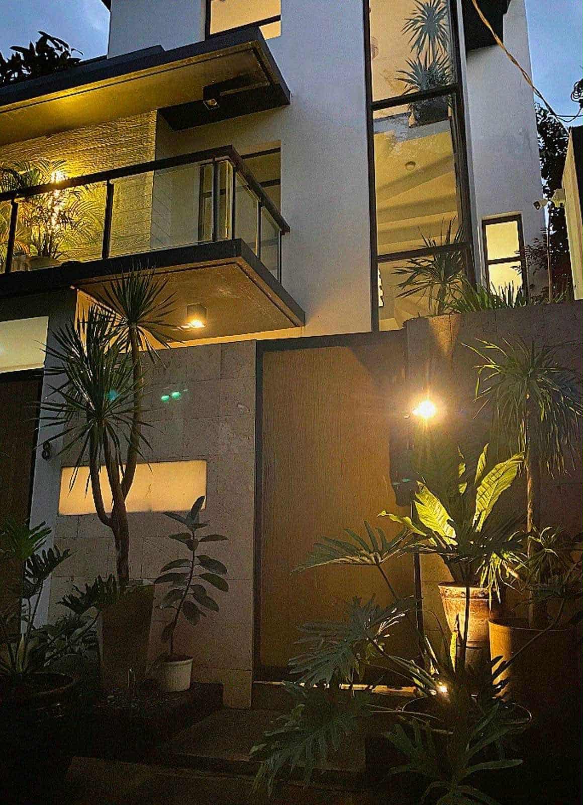 Contemporary5-BedroomHouseandLotforSaleinGreenwoodsExecutiveVillage,PasigCity-1.jpg