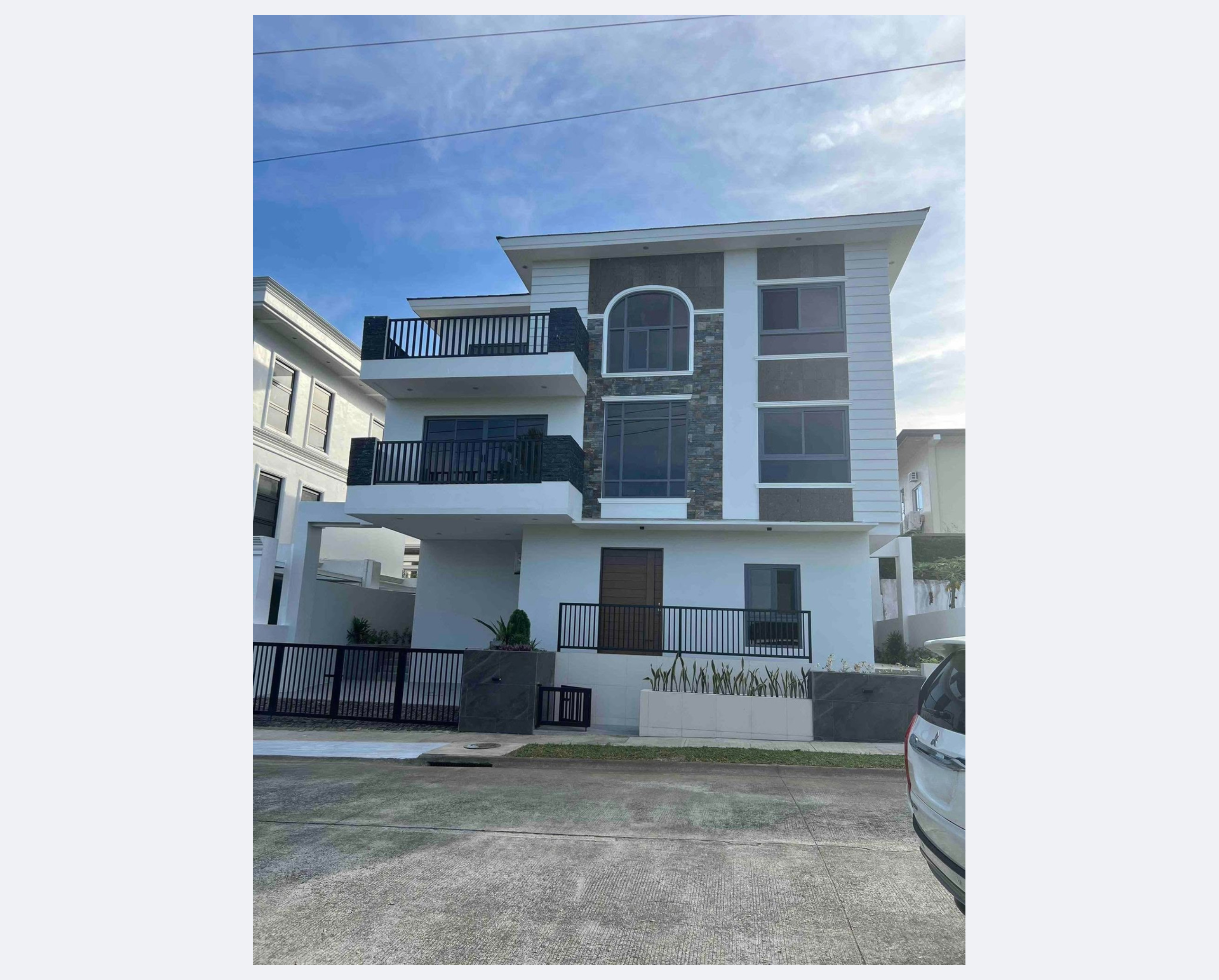 Astonishing4-BedroomHouseandLotforSaleinBrgy.Inchican,Silang,Cavite-1.jpg