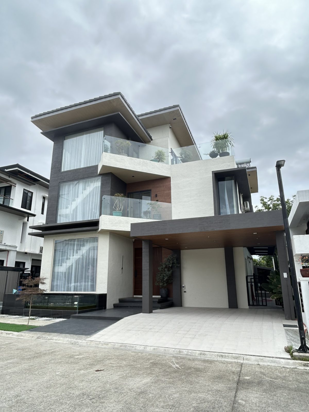 Fabulous5-BedroomHouseandLotforSaleinTokyoMansions,Inchican,Silang,Cavite-1.jpg