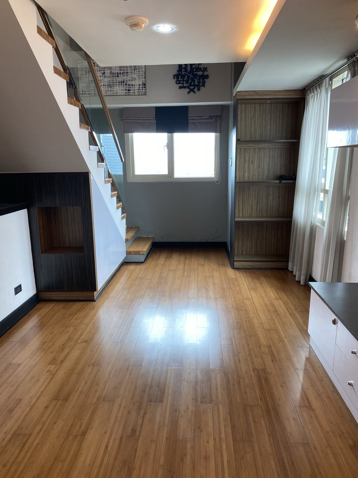 Refined1-BedroomLoftTypeCondoUnitforSaleinTheGrove,Rockwell,Pasig-1.jpg