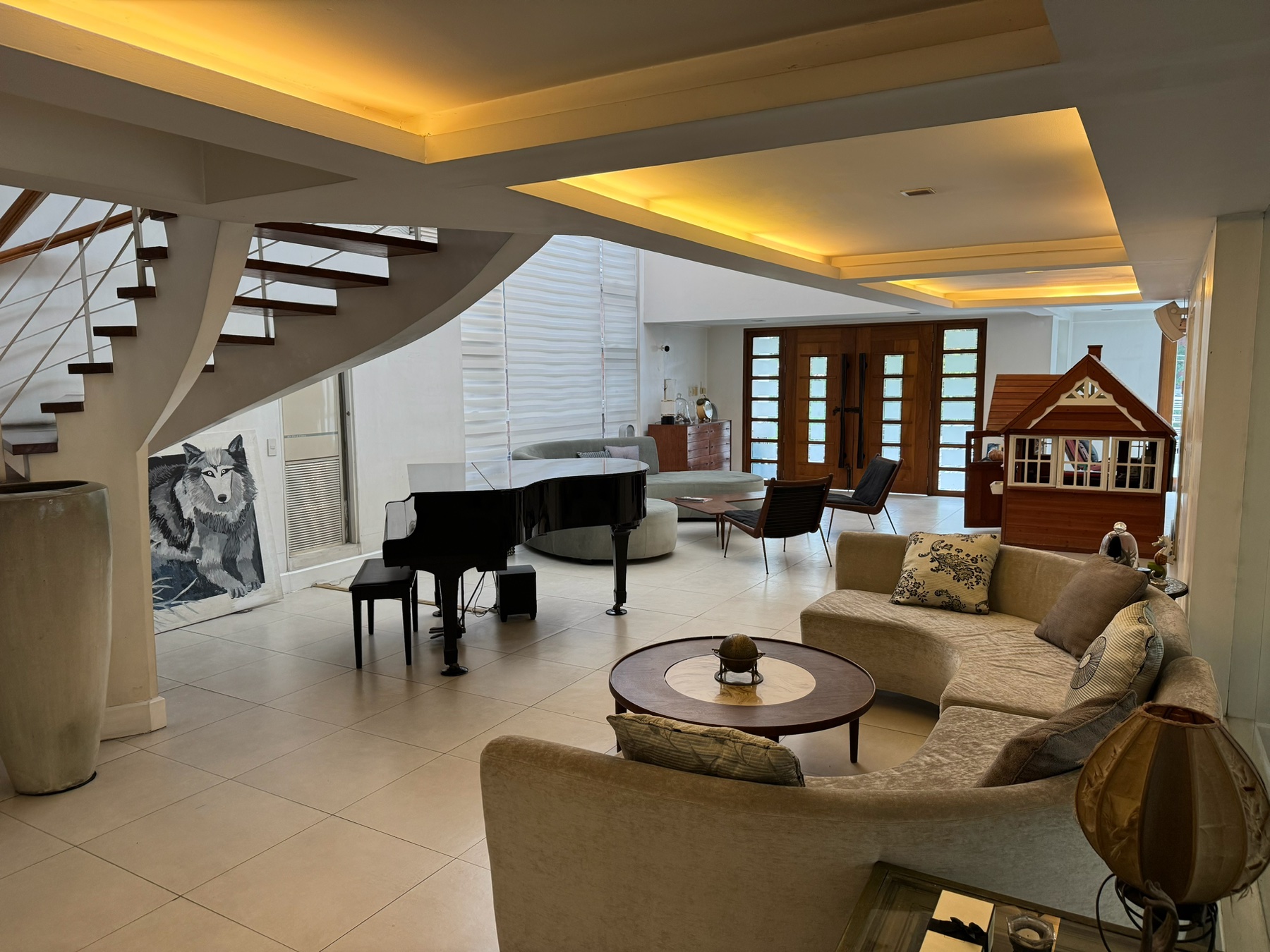 Sleek6-BedroomHouseandLotforSaleinWhitePlains,QuezonCity-1.jpg