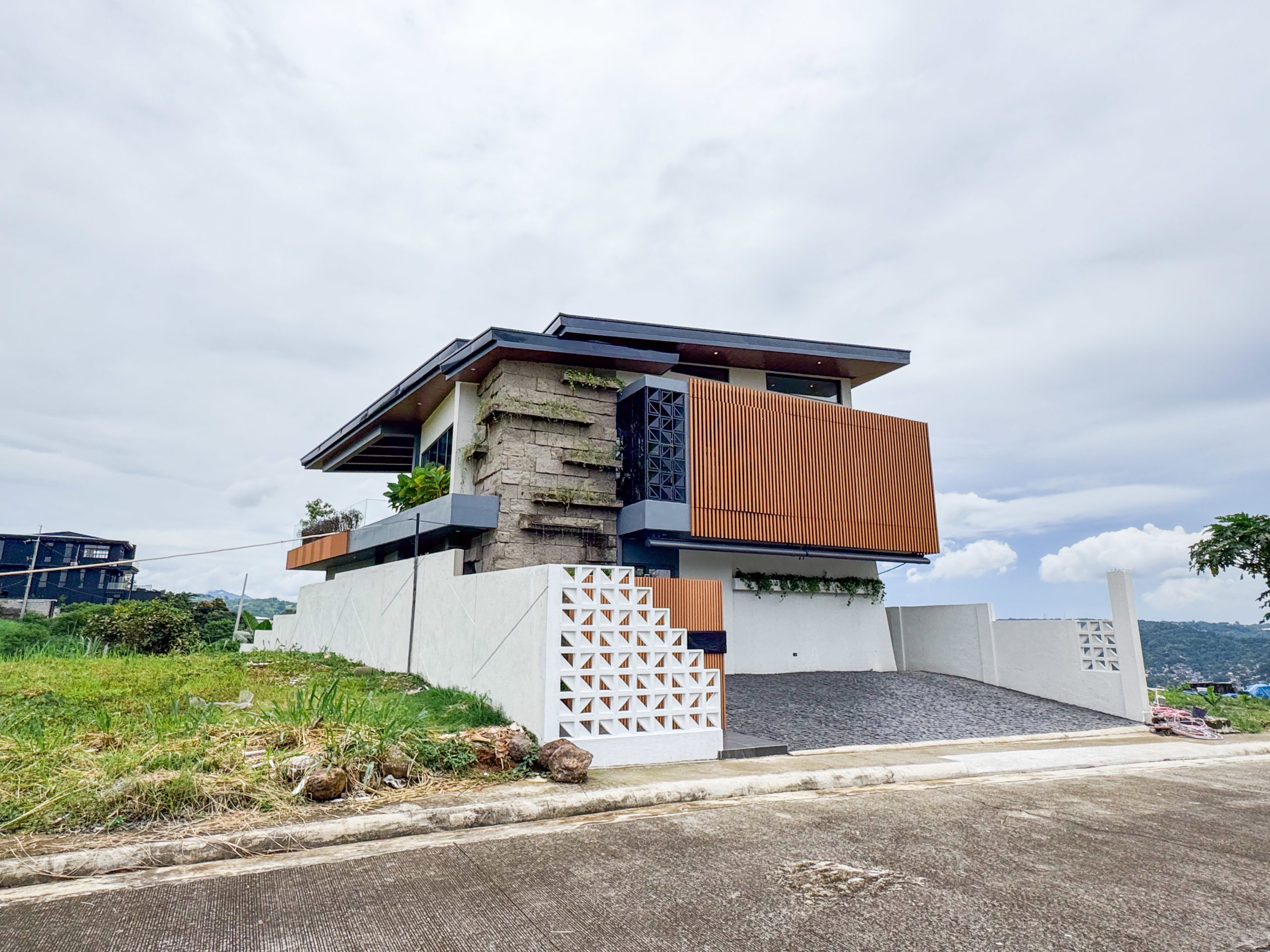 ModernTropical4-BedroomHouseandLotforSaleinSunValleyEstates,AntipoloCity-3.jpg
