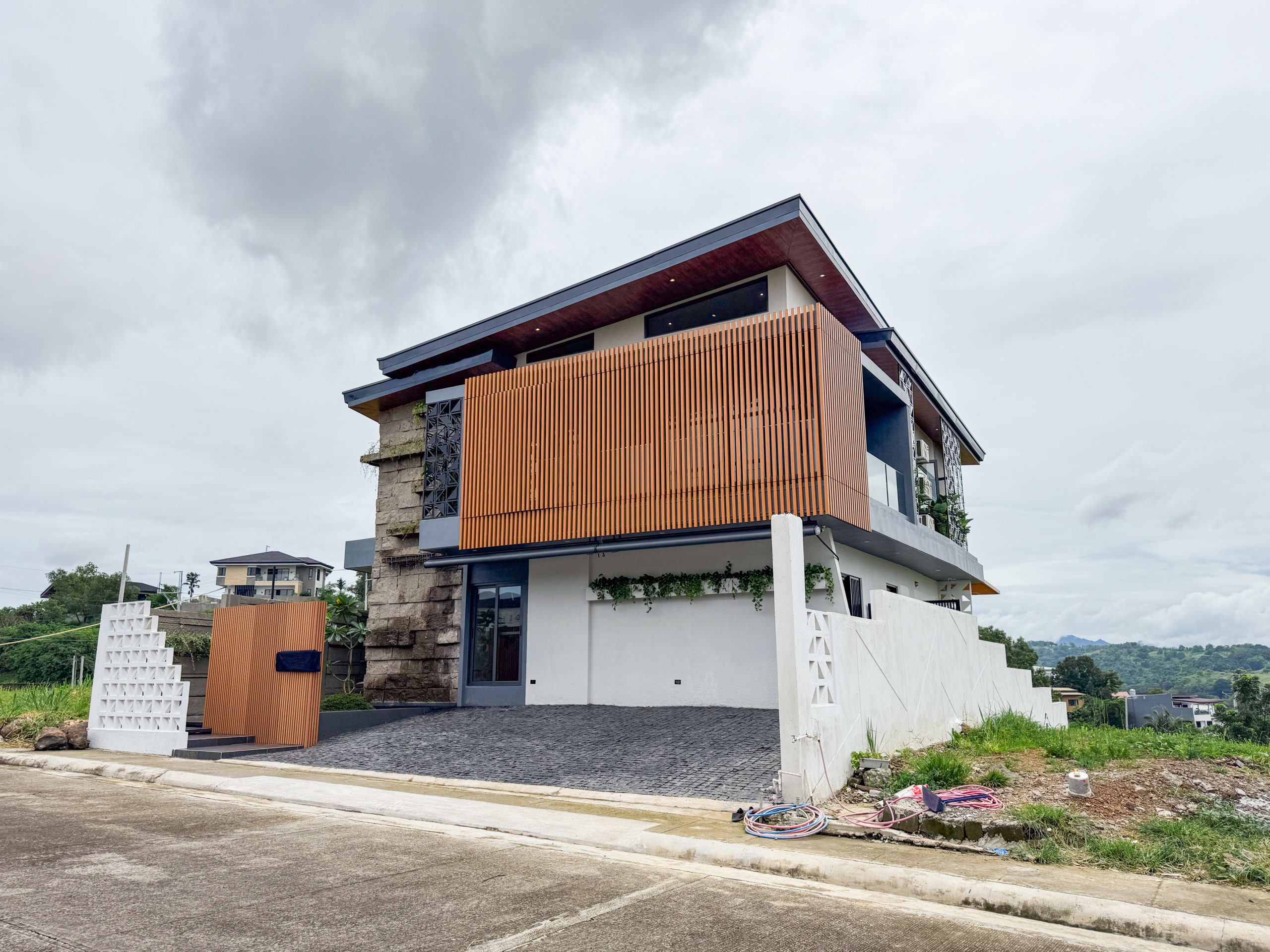 ModernTropical4-BedroomHouseandLotforSaleinSunValleyEstates,AntipoloCity-1.jpg