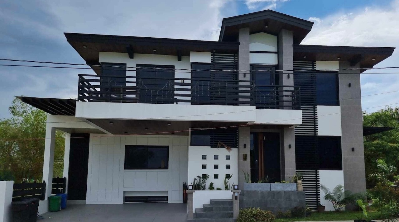 Stunning6-BedroomHouseandLotforSaleinSolenResidences,Sta.Rosa,Laguna-1.jpg