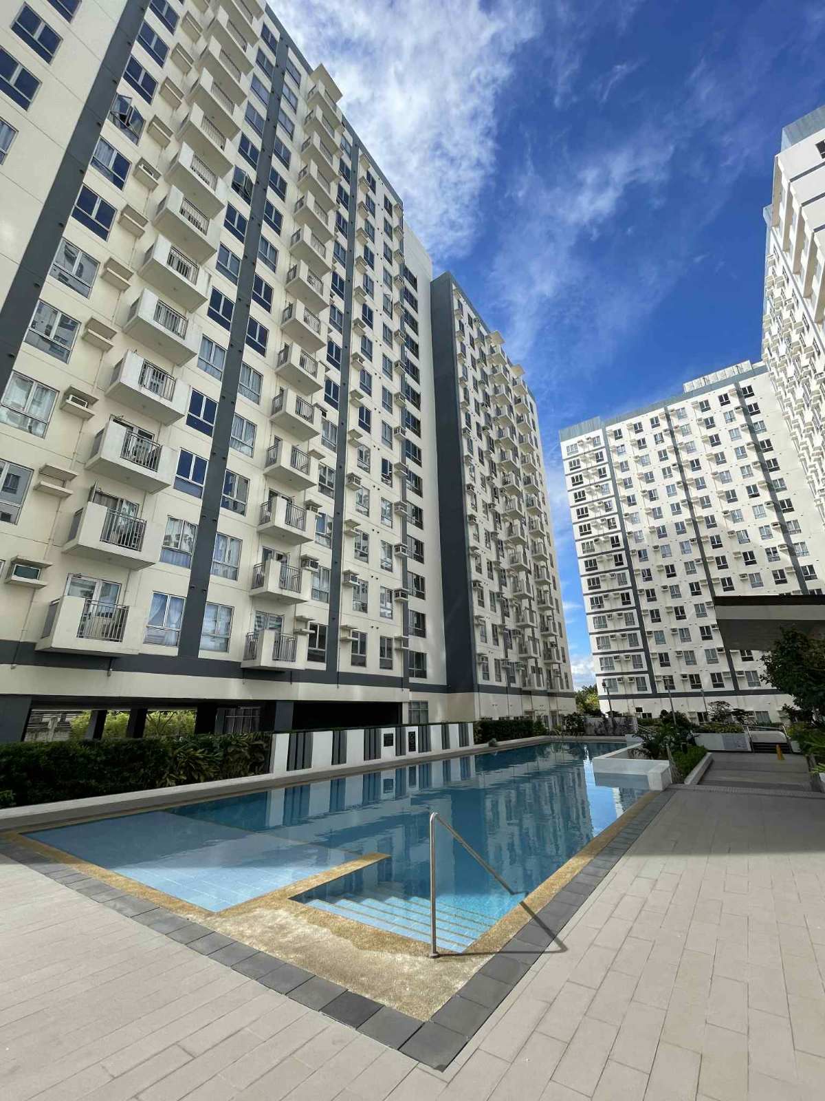 Charming3-BedroomCondoUnitforSaleinWesternBicutan,Taguig-1.jpg