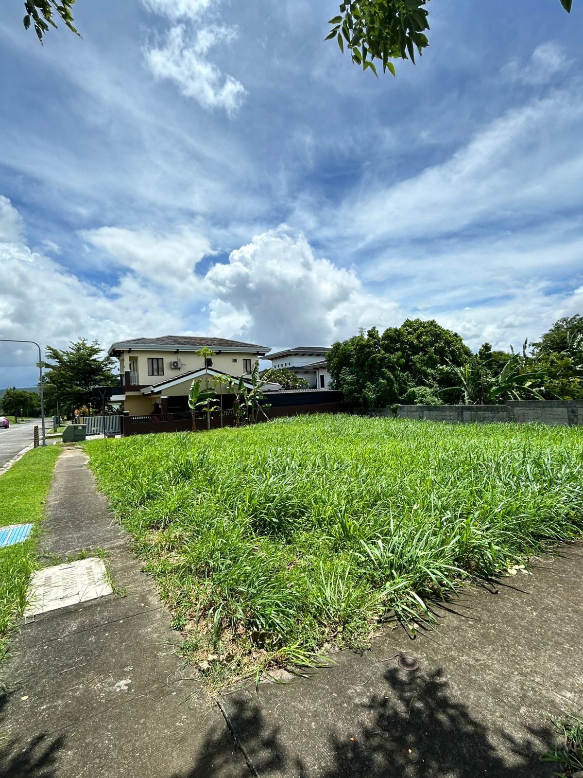 416SQMVacantLotforSaleinTheMansions,SouthForbes,Silang,Cavite-1.jpg