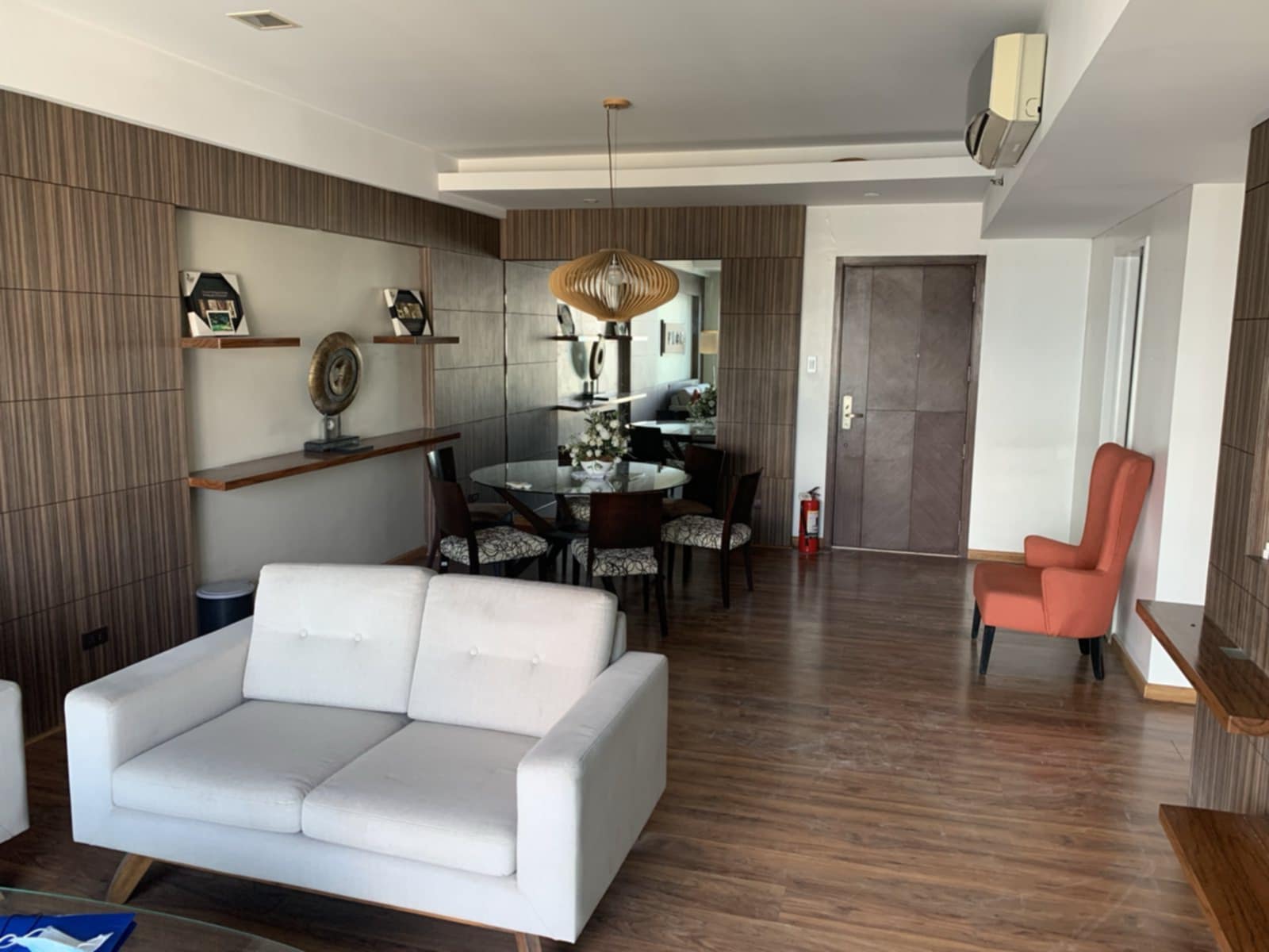 Serene2-BedroomCondoUnitforSaleinSt.FrancisShangrilaPlace,WackWack,Mandaluyong-1.jpg