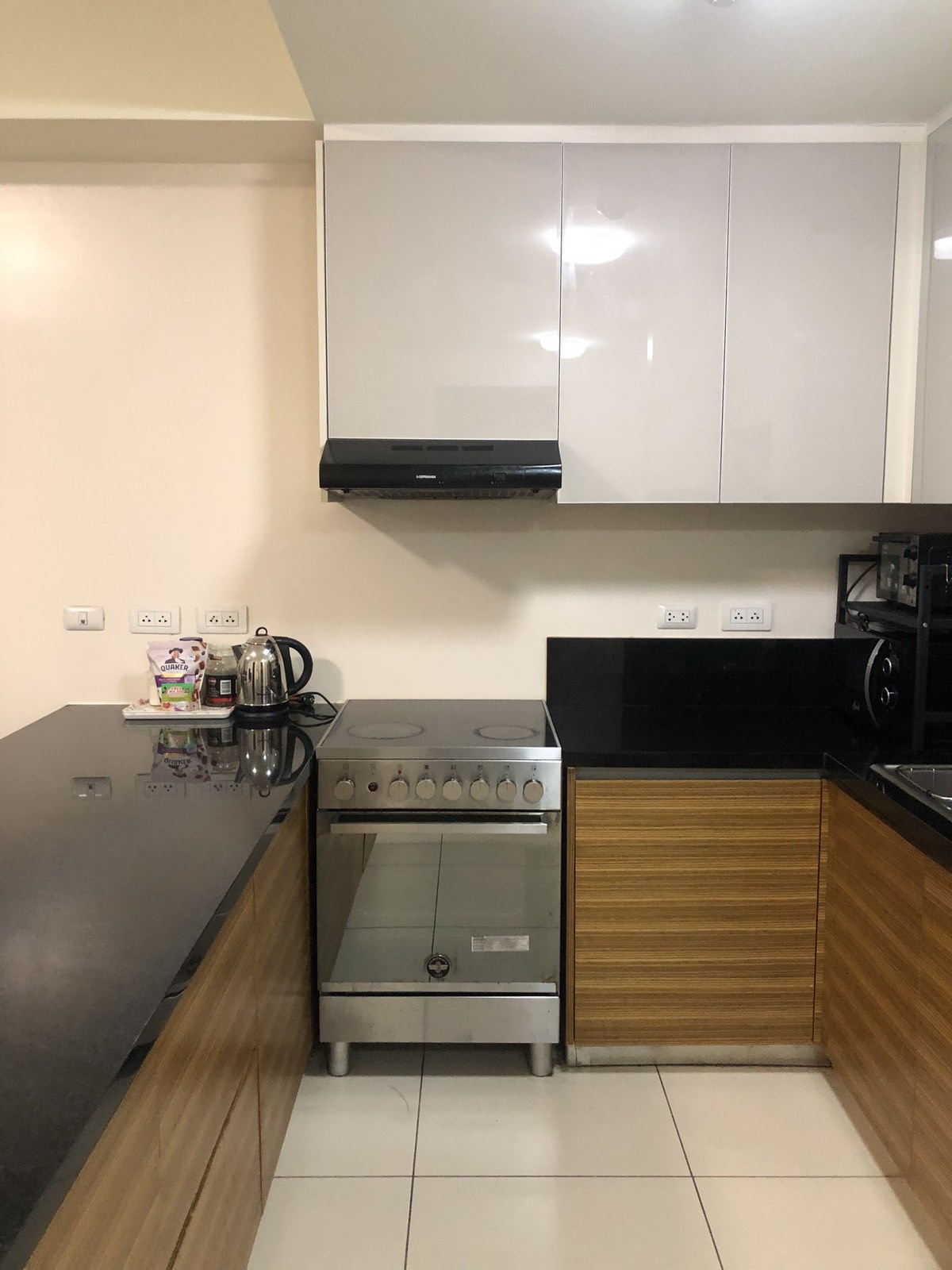 Contemporary1-BedroomCondoUnitforLeaseinVeridianGreenhills,SanJuan-1.jpg