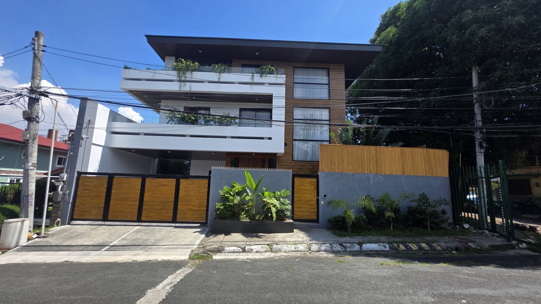 Spacious4-BedroomHouseandLotforSaleinMarceloGreenVillage,Marcelo,Parañaque-1.jpg