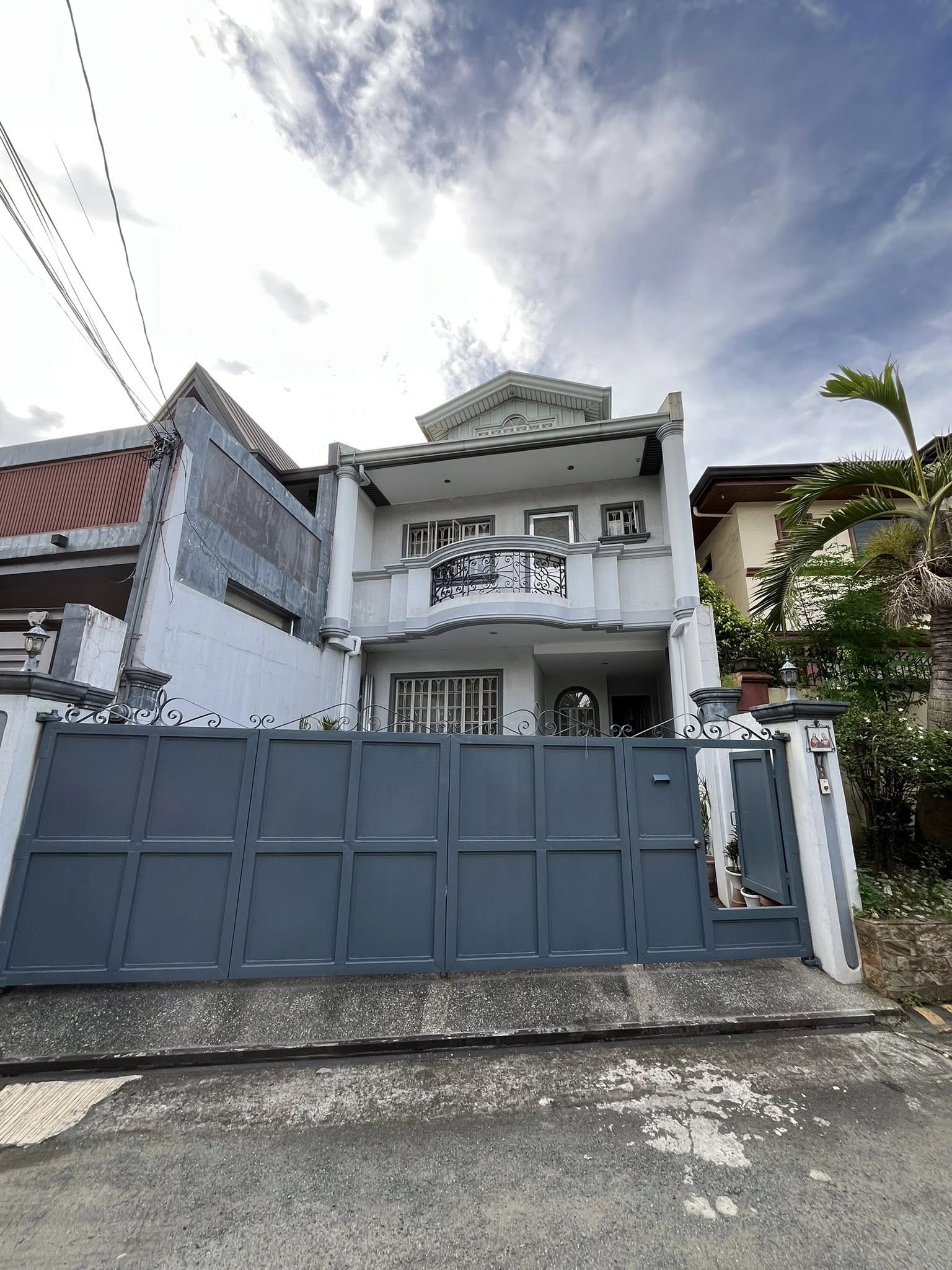 Notable3-BedroomTownhouseforSaleinCongressionalAvenue,QuezonCity-1.jpg