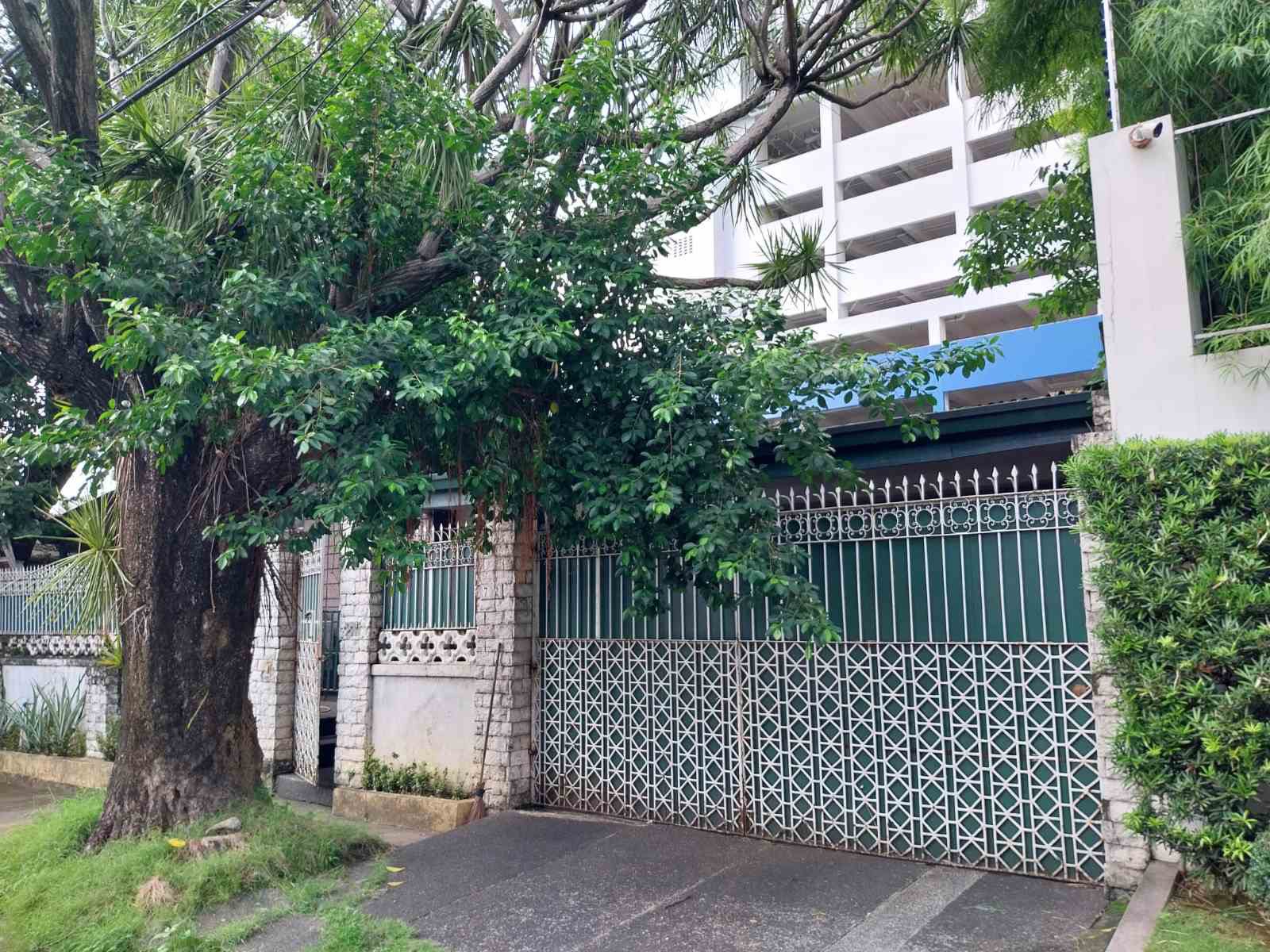 Contemporary5-BedroomHouseandLotforSaleinPhilamHomes,WestAvenue,QuezonCity-1.jpg