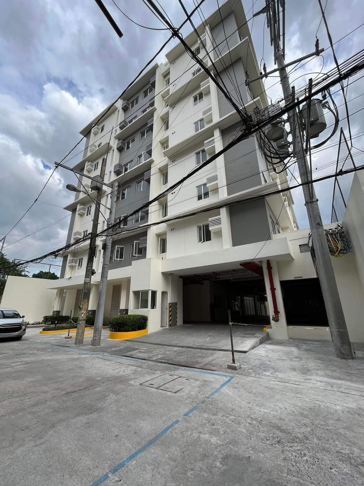 CozyStudioTypeCondoUnitforSaleinQuiapo,Manila-1.jpg