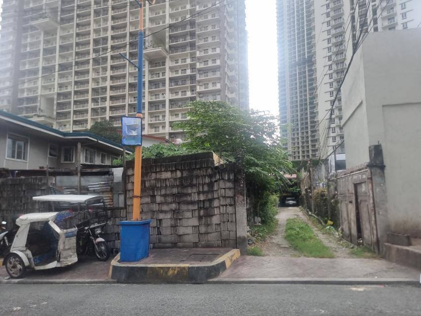 334SQMVacantLotforSaleinLakeviewDrive,Pasig-1.jpg