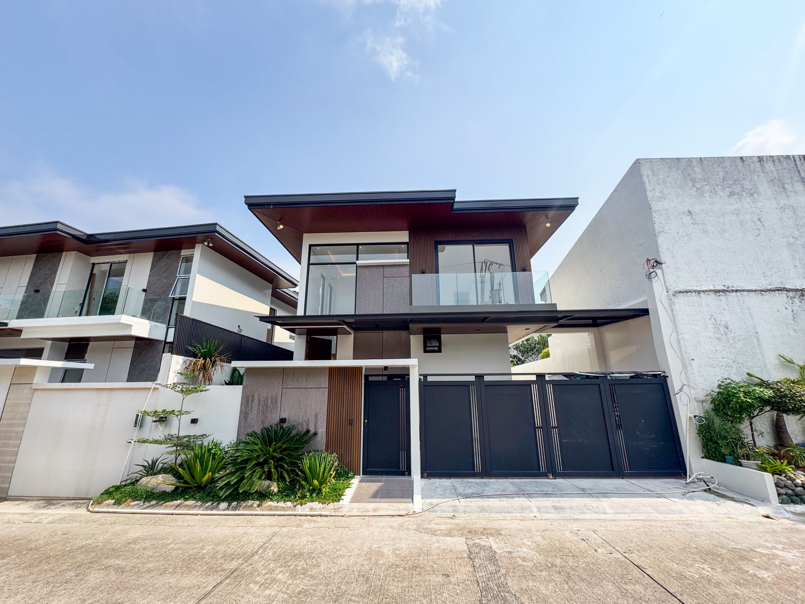 Lavish4-BedroomHouseandLotforSaleinBFHomes,Parañaque-1.jpg