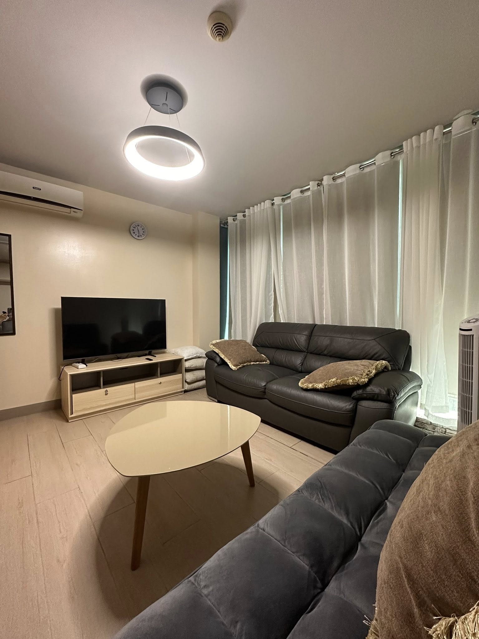 Posh2-BedroomCondoUnitforSaleinOneUptownBGC,Taguig-1.jpg