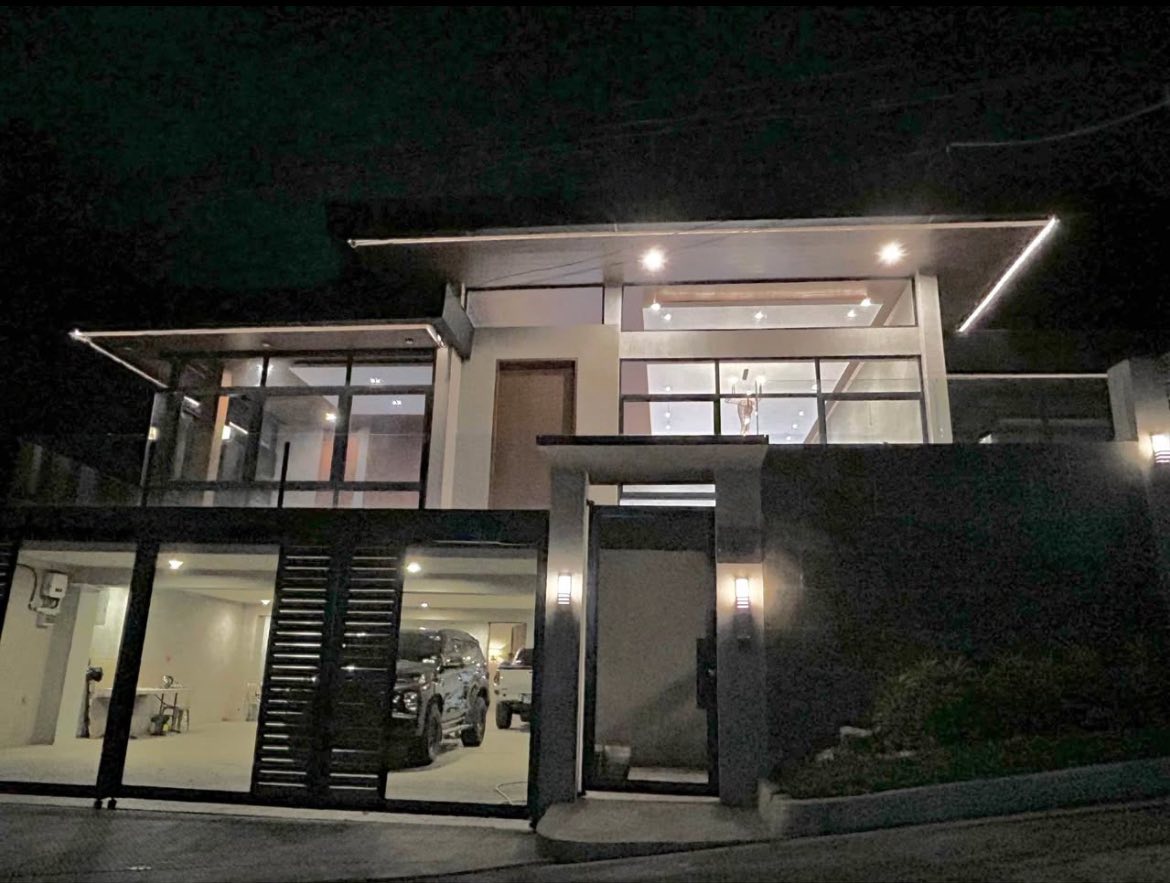 Vibrant6-BedroomHouseandLotforSaleinMaharlikaHillsVillage,TaytayRizal-1.jpg