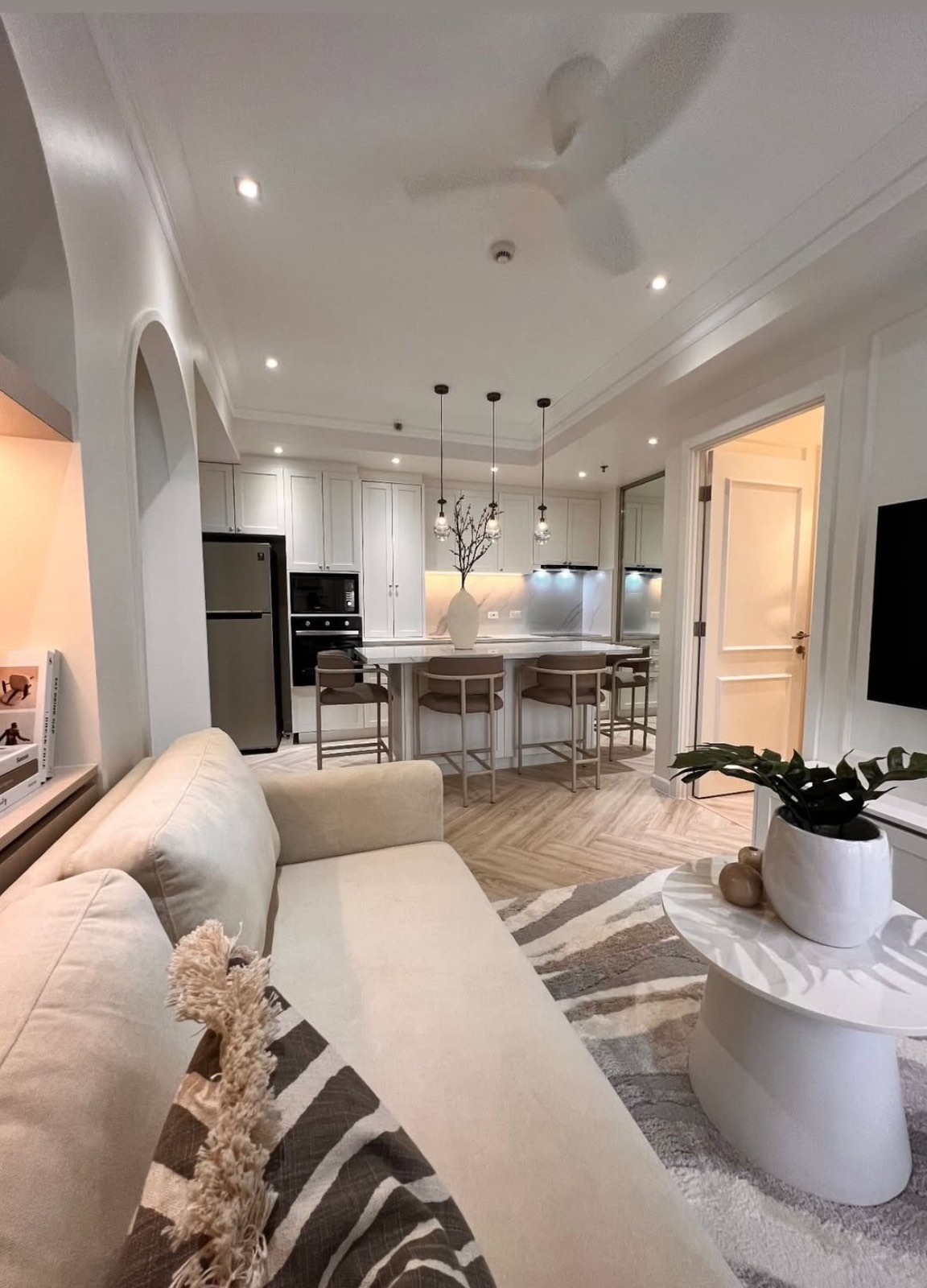 Fabulous2-BedroomCondoUnitforSaleinSouthTower,PasayCit-2.jpg