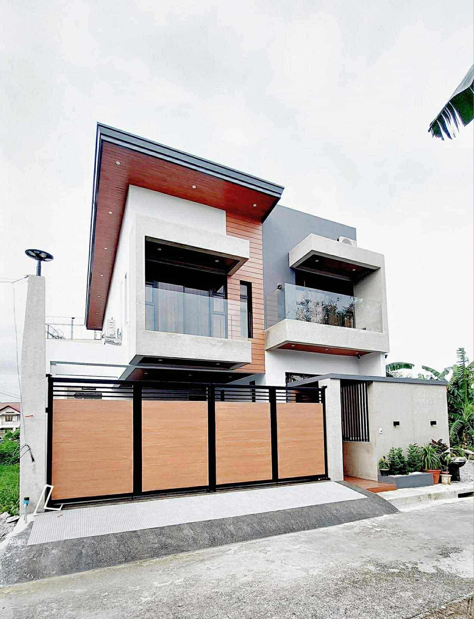 Pristine3-BedroomHouseandLotforSaleinGreenlandExecutiveVillage,Taytay,Rizal-1.jpg