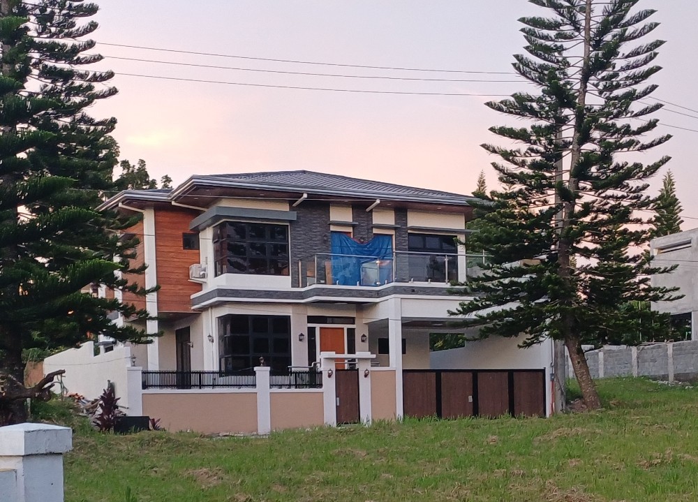 Attractive4-BedroomHouseandLotforSaleinMetrogateTagaytayEstate,TagaytayCity,Cavite-1.jpg