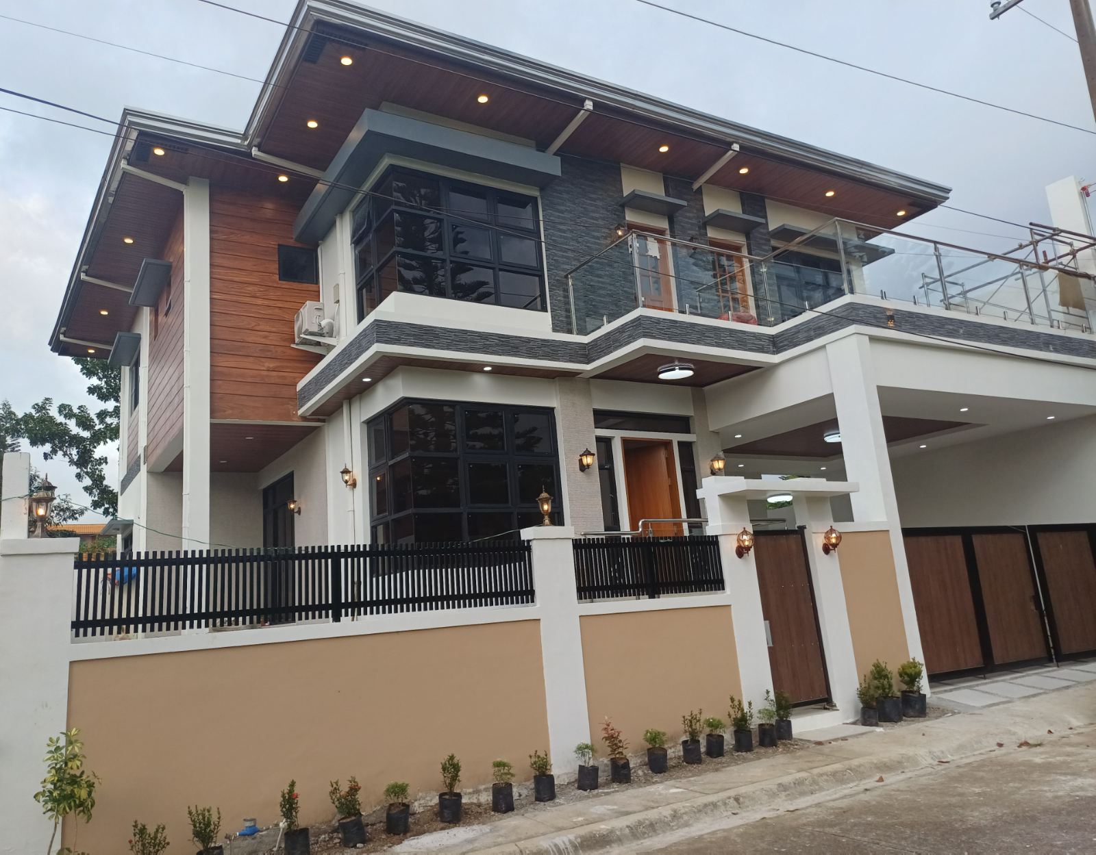 Attractive4-BedroomHouseandLotforSaleinMetrogateTagaytayEstate,TagaytayCity,Cavite-3.jpg
