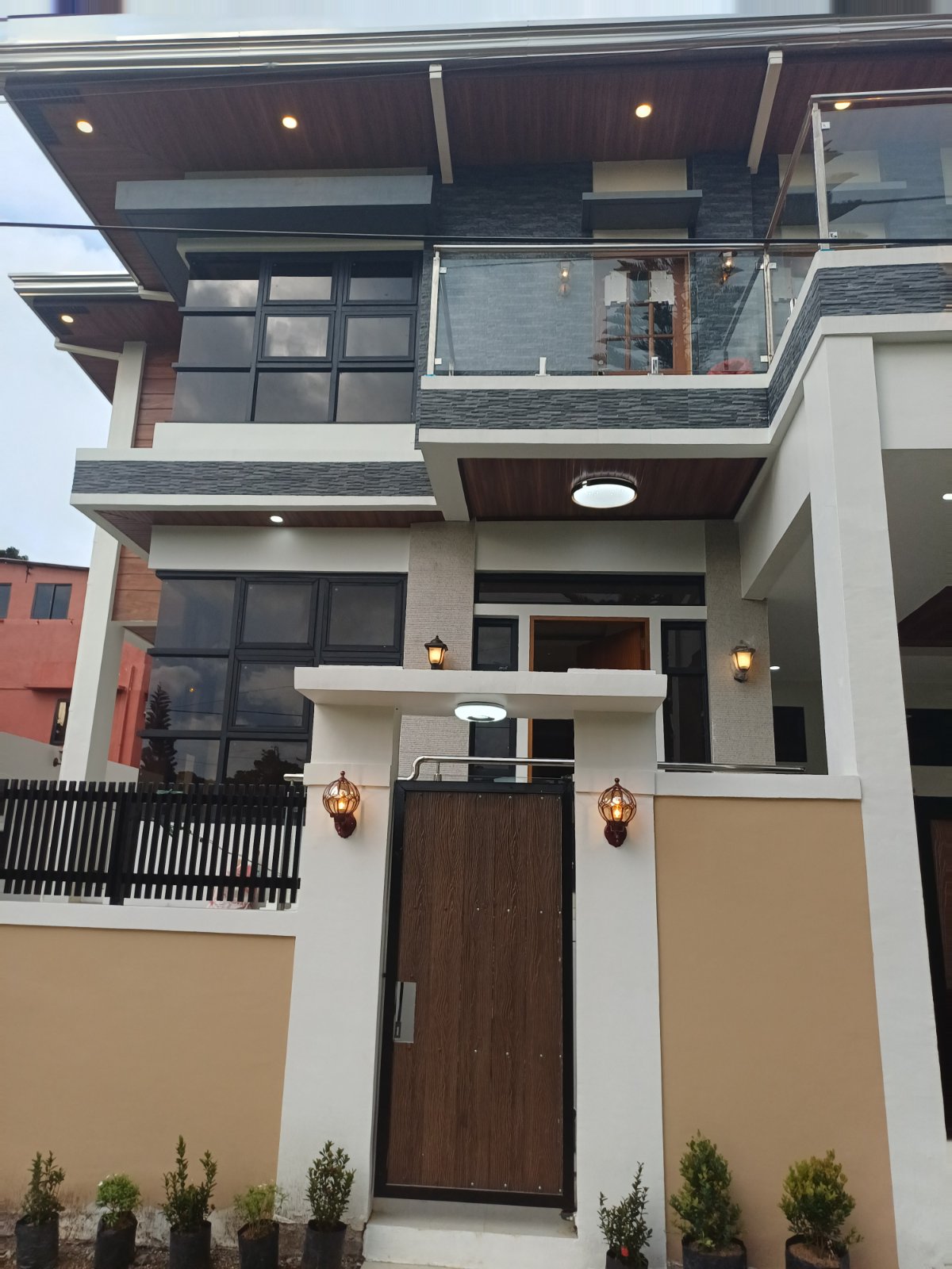Attractive4-BedroomHouseandLotforSaleinMetrogateTagaytayEstate,TagaytayCity,Cavite-2.jpg