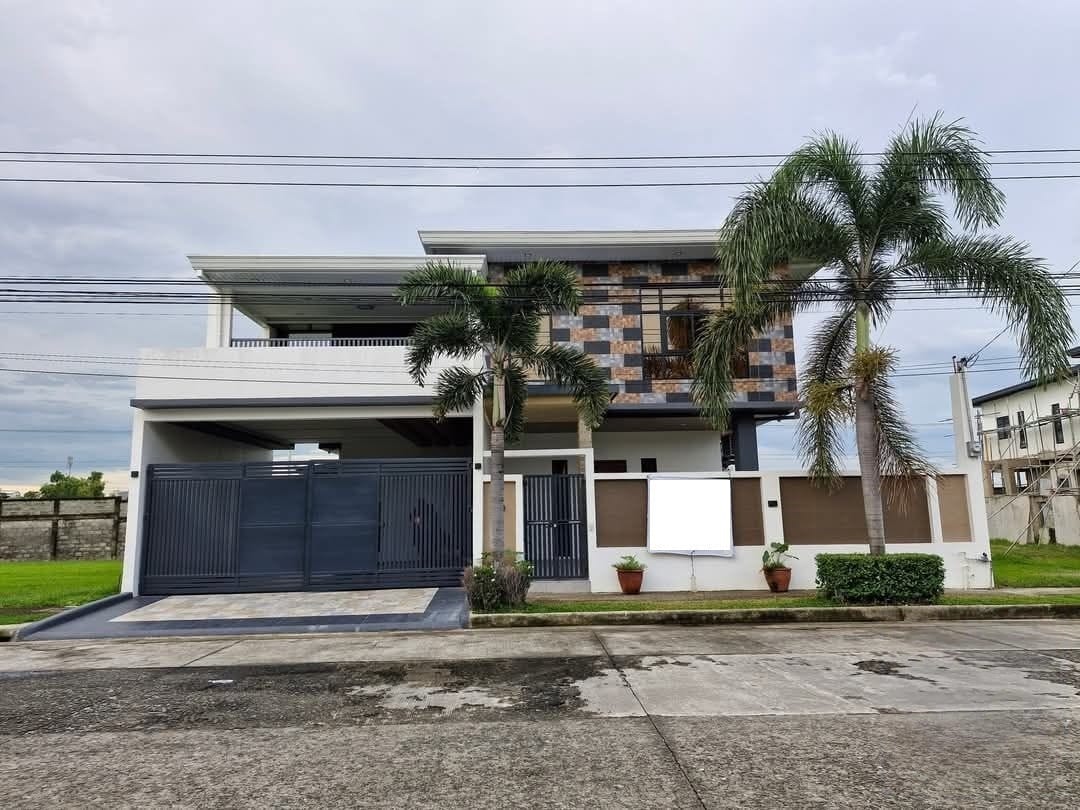 Astonishing5-BedroomHouseandLotforSaleinAngelesCity,Pampanga-1.jpg
