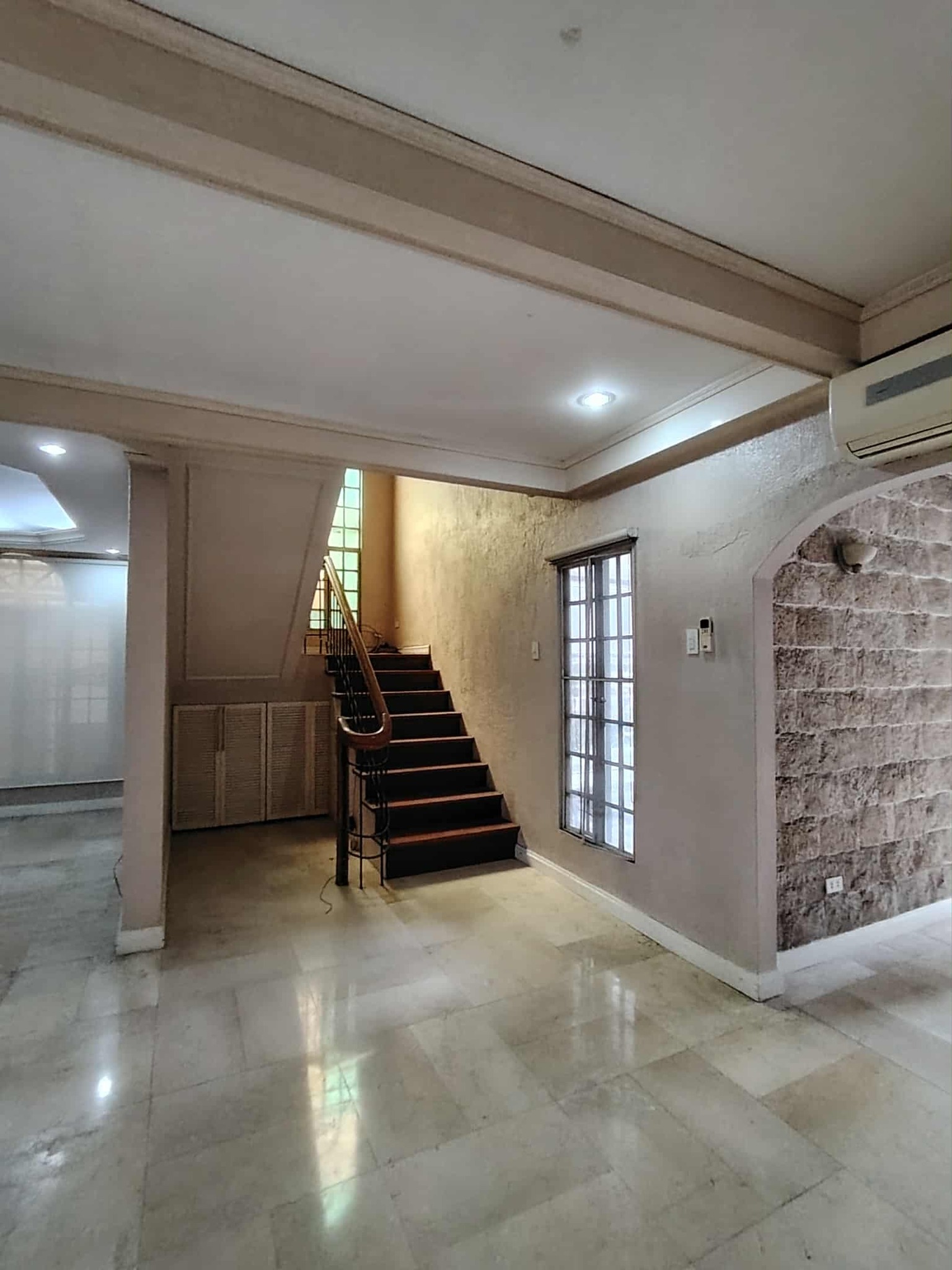 Astonishing4-BedroomHouseforLeaseinQuezonCity-1.jpg
