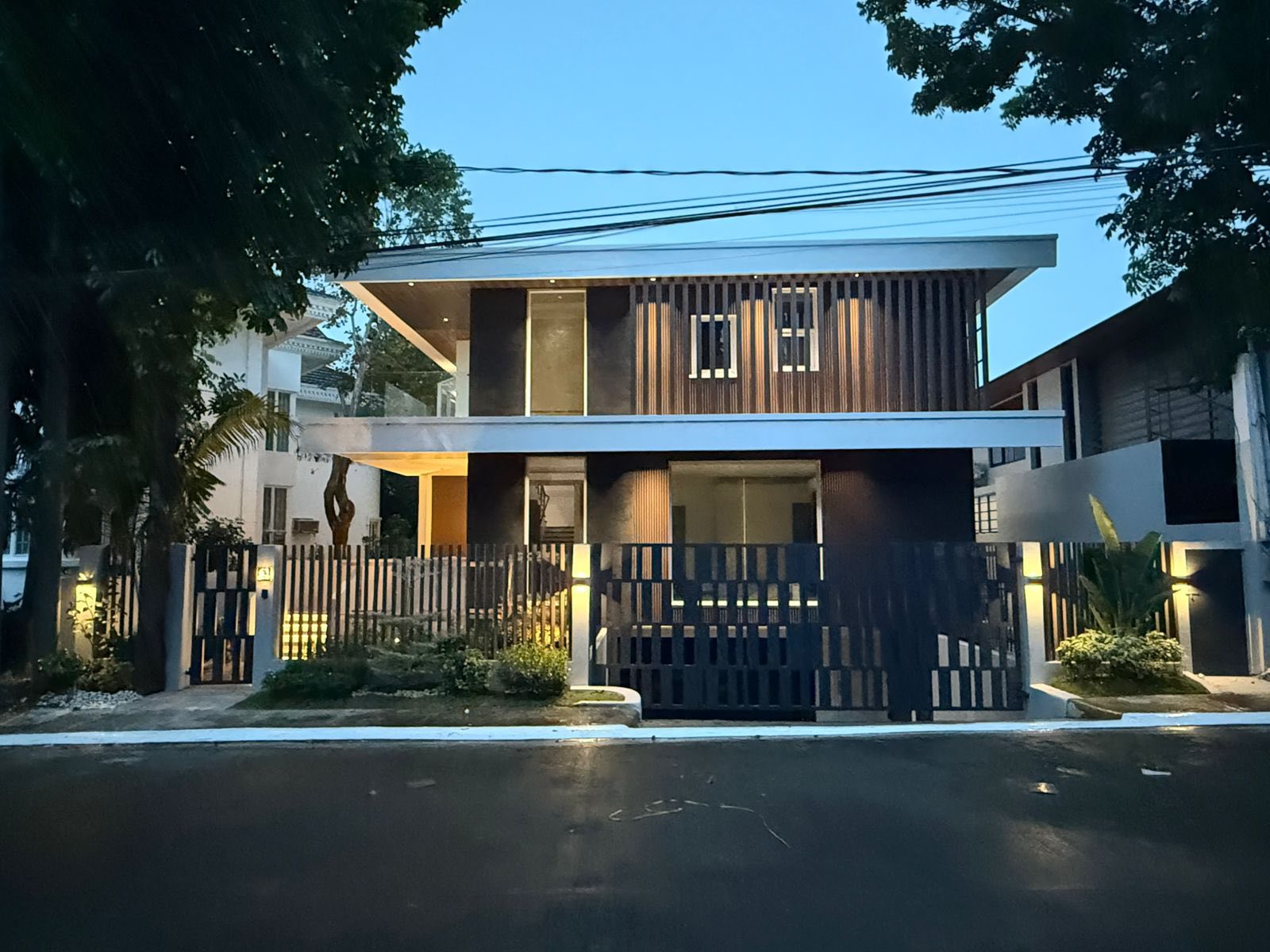 Picturesque4-BedroomHouseandLotforSaleinHillsboroughAlabang,Muntinlupa-1.jpg