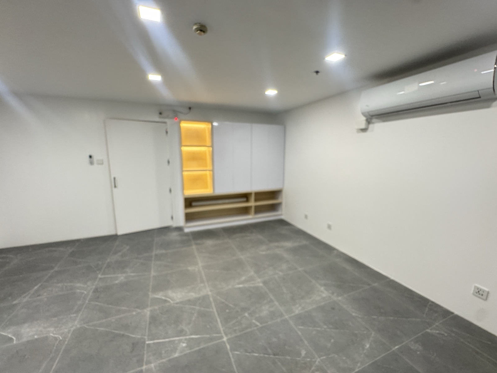 SensationalOfficeSpaceforLeaseinCapitalHouse,BGC,TaguigCity-10.jpg