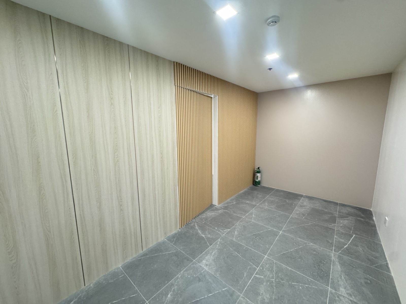 SensationalOfficeSpaceforLeaseinCapitalHouse,BGC,TaguigCity-7.jpg