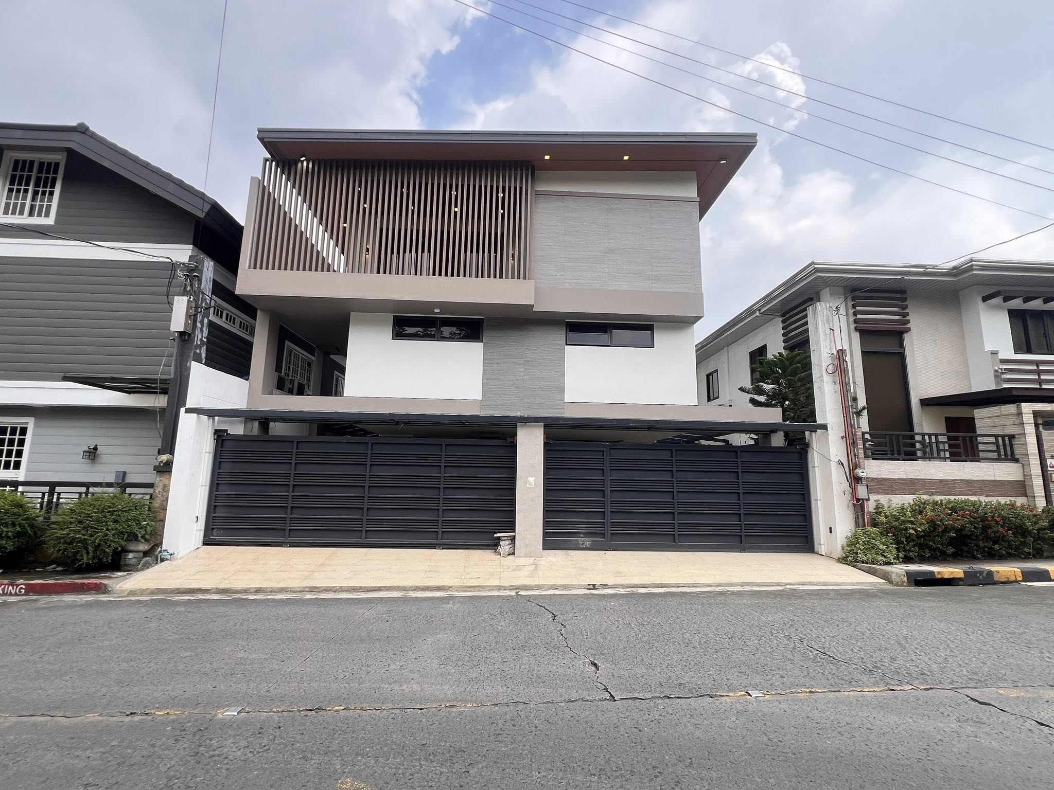 Serene5-BedroomHouseandLotforSaleinQuezonCity-1.jpg