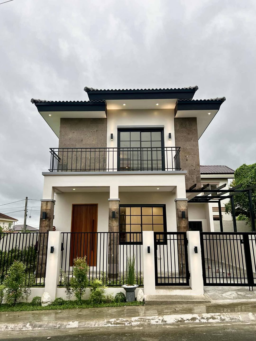 Radiant4-BedroomHouseandLotforSaleinSouthForbes,Silang,Cavite-1.jpg