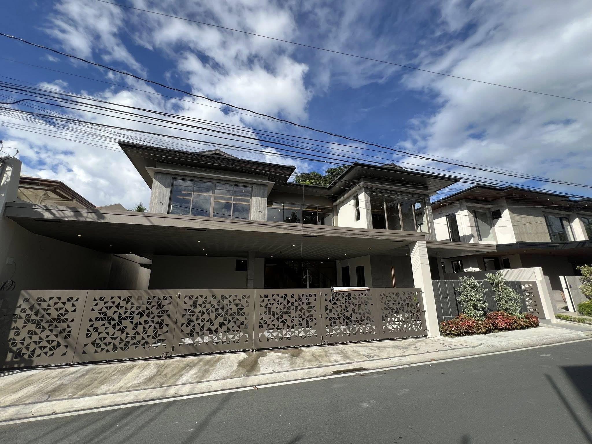 Sensational5-BedroomHouseandLotforSaleinBFHomes,Parañaque-1.jpg