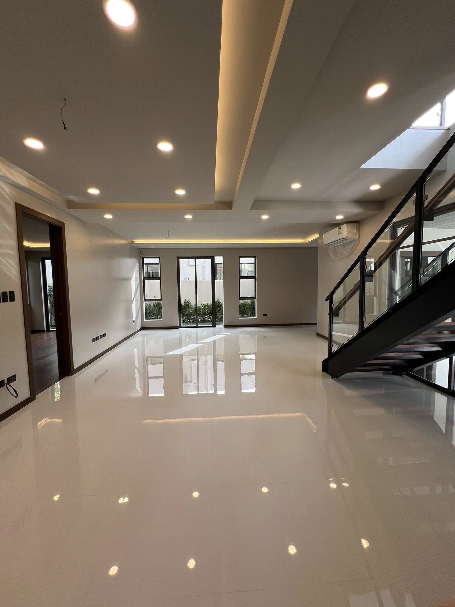 Sensational5-BedroomHouseandLotforSaleinBFHomes,Parañaque-7.jpg