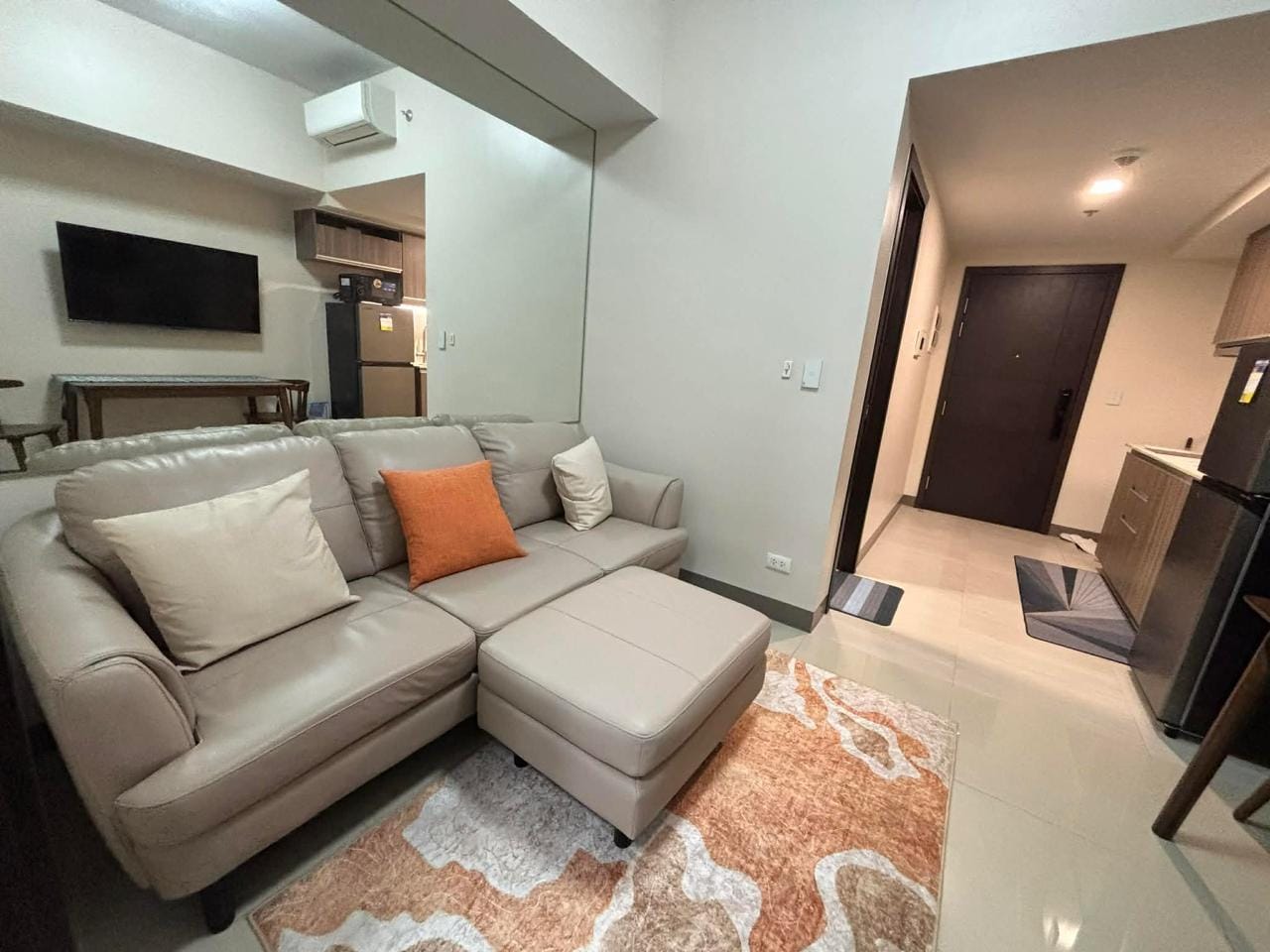 Stylish1-BedroomCondoUnitforLeaseatParkMcKinleyWest,FortBonifacio,Taguig-1.jpg