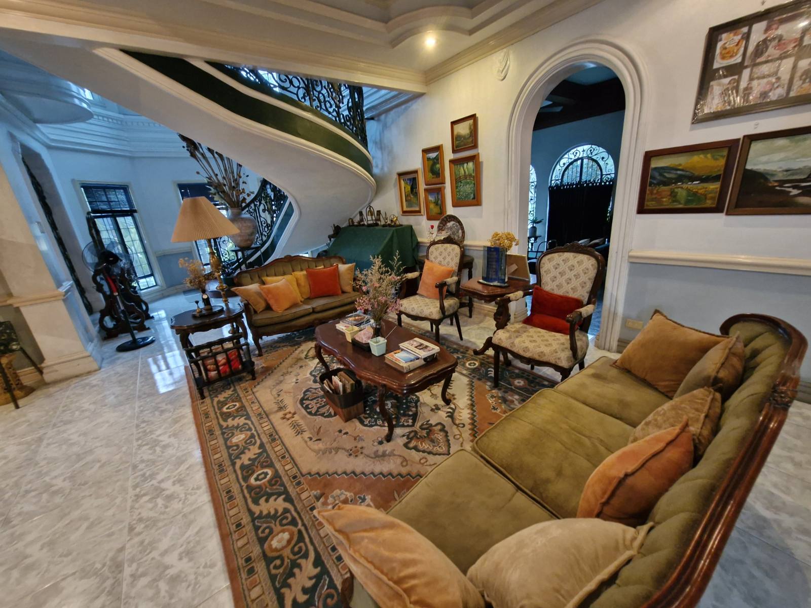 Opulent5-BedroomHouseandLotforSaleinAyalaAlabang,Muntinlupa-4.jpg