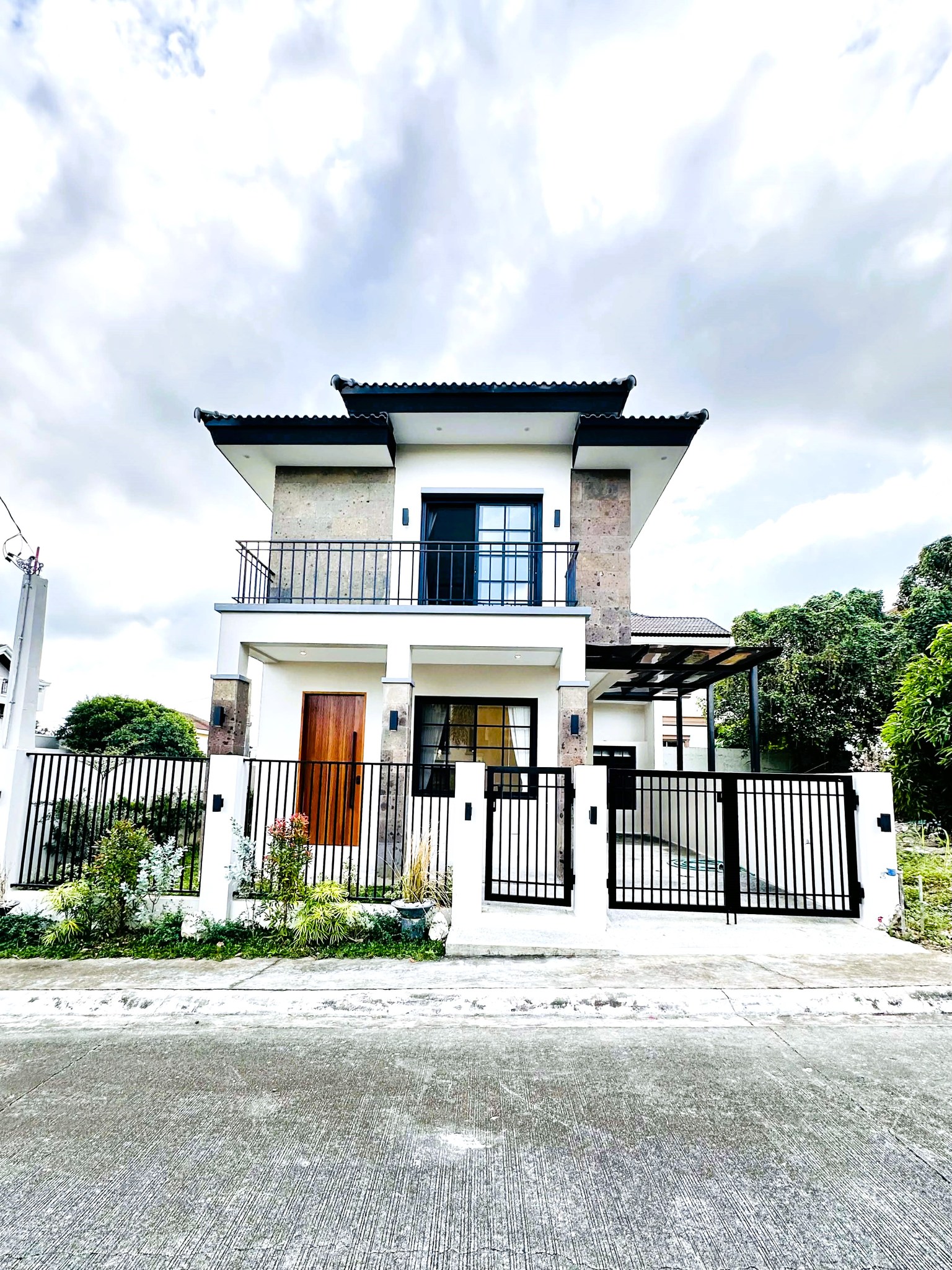Radiant4-BedroomHouseandLotforSaleinSouthForbes,Silang,Cavite-1.jpg
