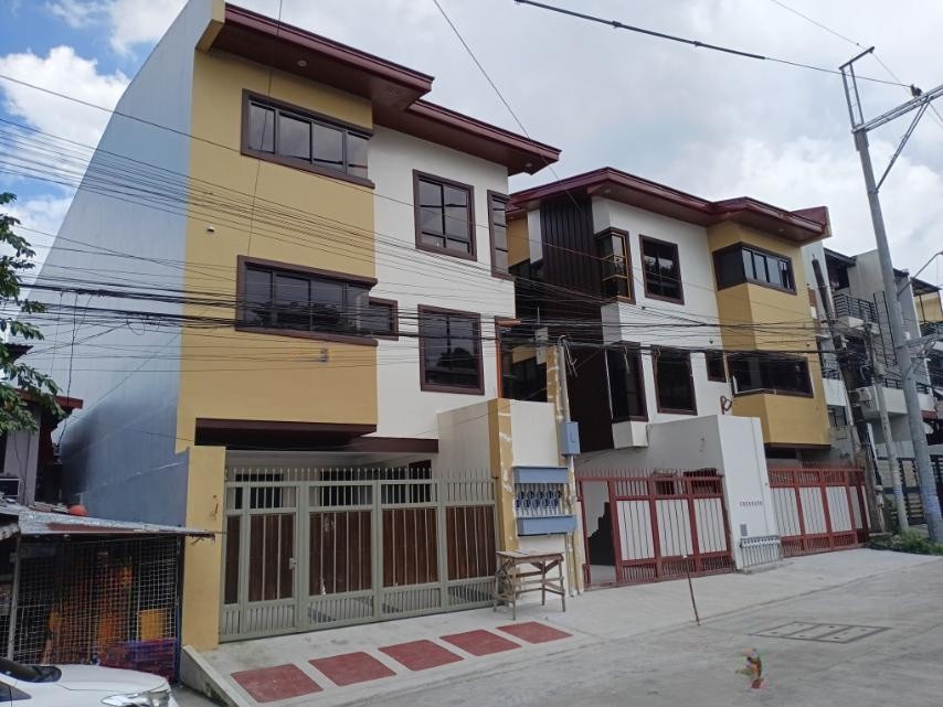 Opulent3-BedroomTownhouseforSaleinWestFairview,QuezonCity-1.jpg