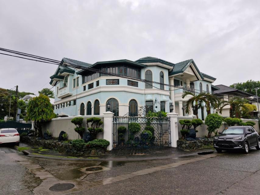 Opulent5-BedroomHouseandLotforSaleinAyalaAlabang,Muntinlupa-1.jpg